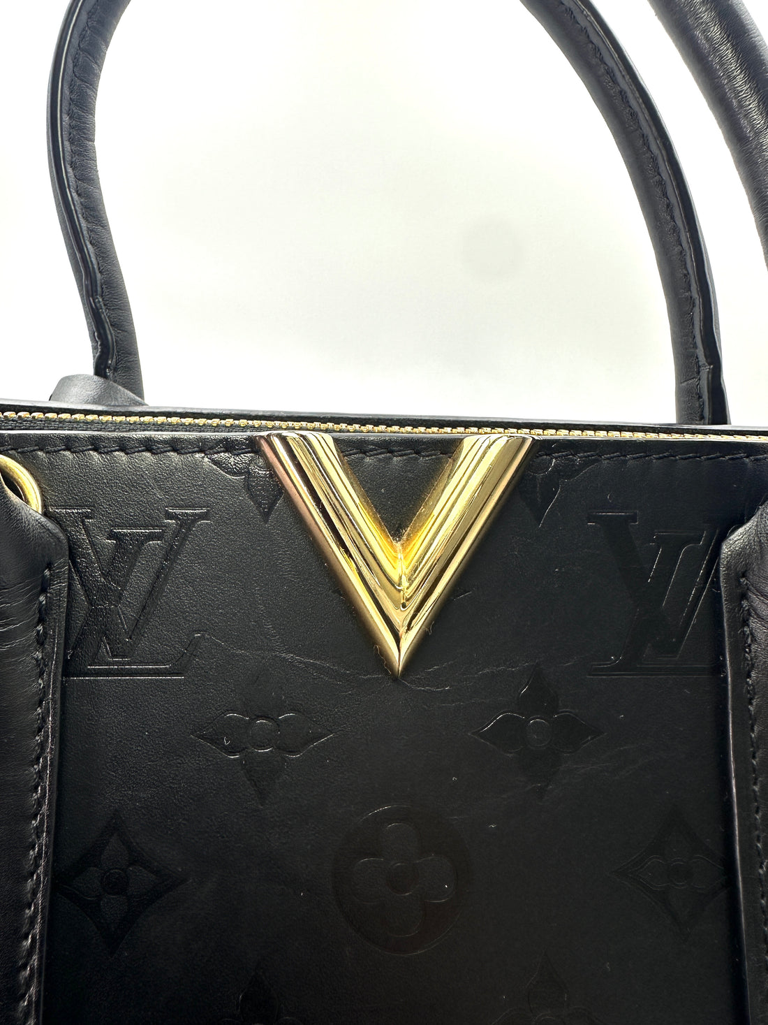 Louis Vuitton Very Tote Black Monogram Cuir Plume Tote Handle Bag LV2079