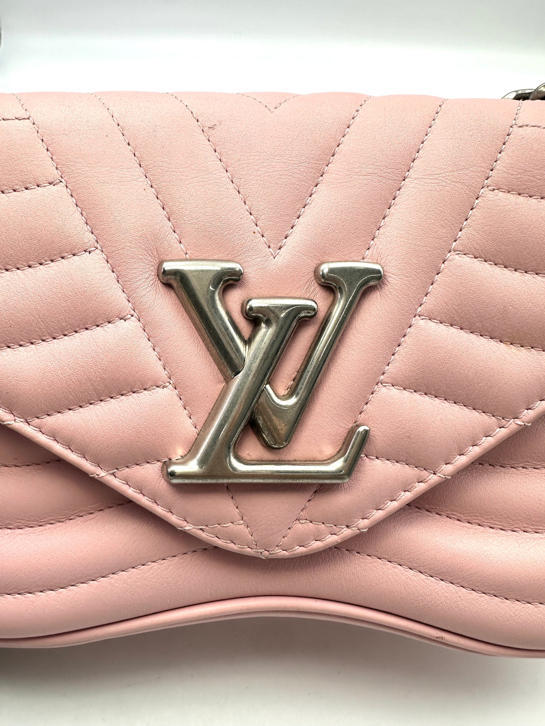 Louis Vuitton New Wave MM Pink Chevron Quilted Leather Shoulder Bag LV2067