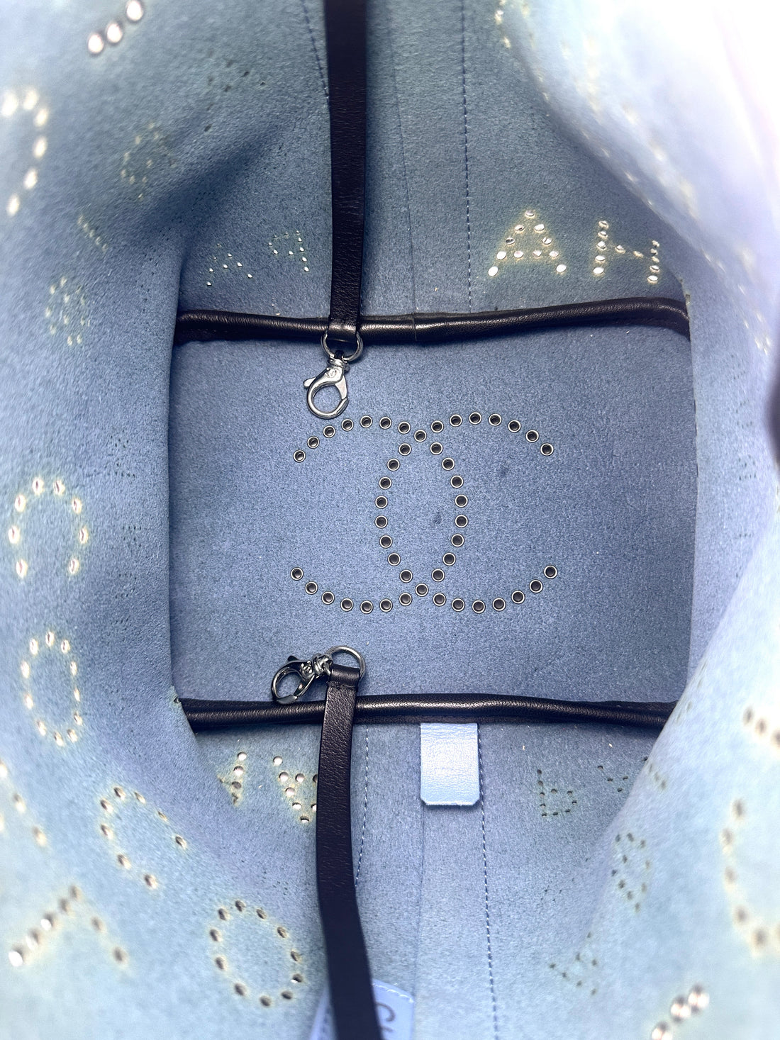 Chanel Piercing Light Black Perforated Leather Bucket Bag With Tweed Pouch(27***84) CC1499