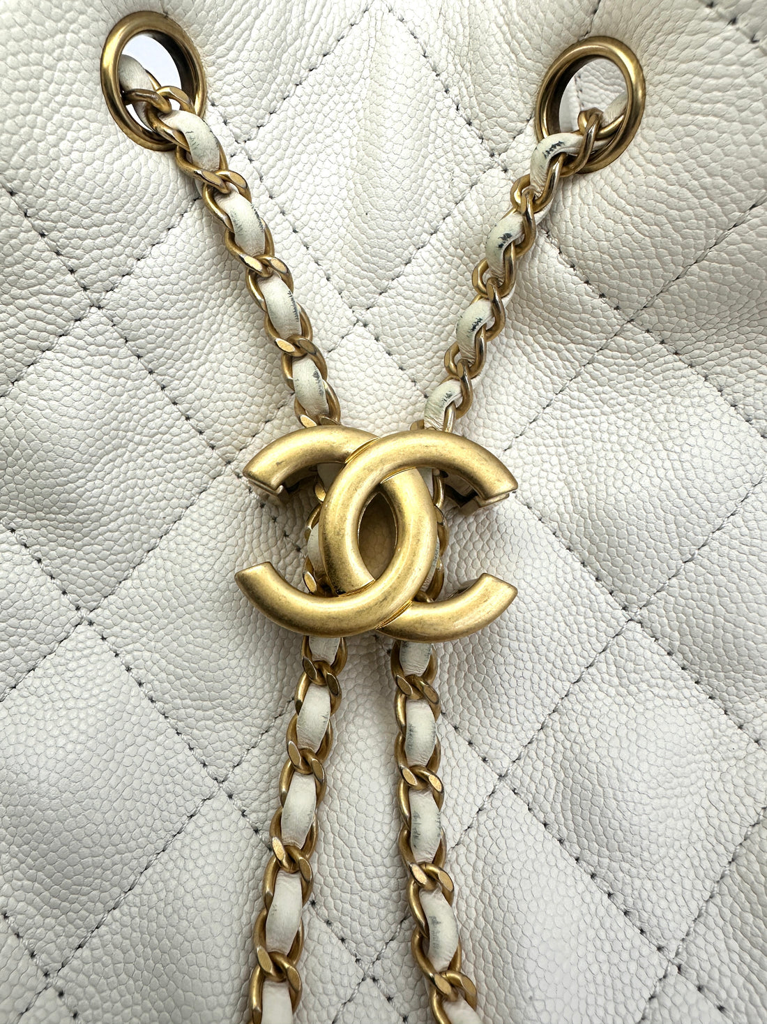 Chanel 25 White Quilted Leather Medium Size Hobo Bag(NH***KL) IRIS059