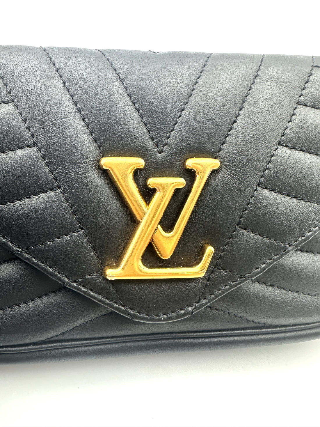 Louis Vuitton New Wave Black Chevron Quilted Leather Shoulder Bag LV2086