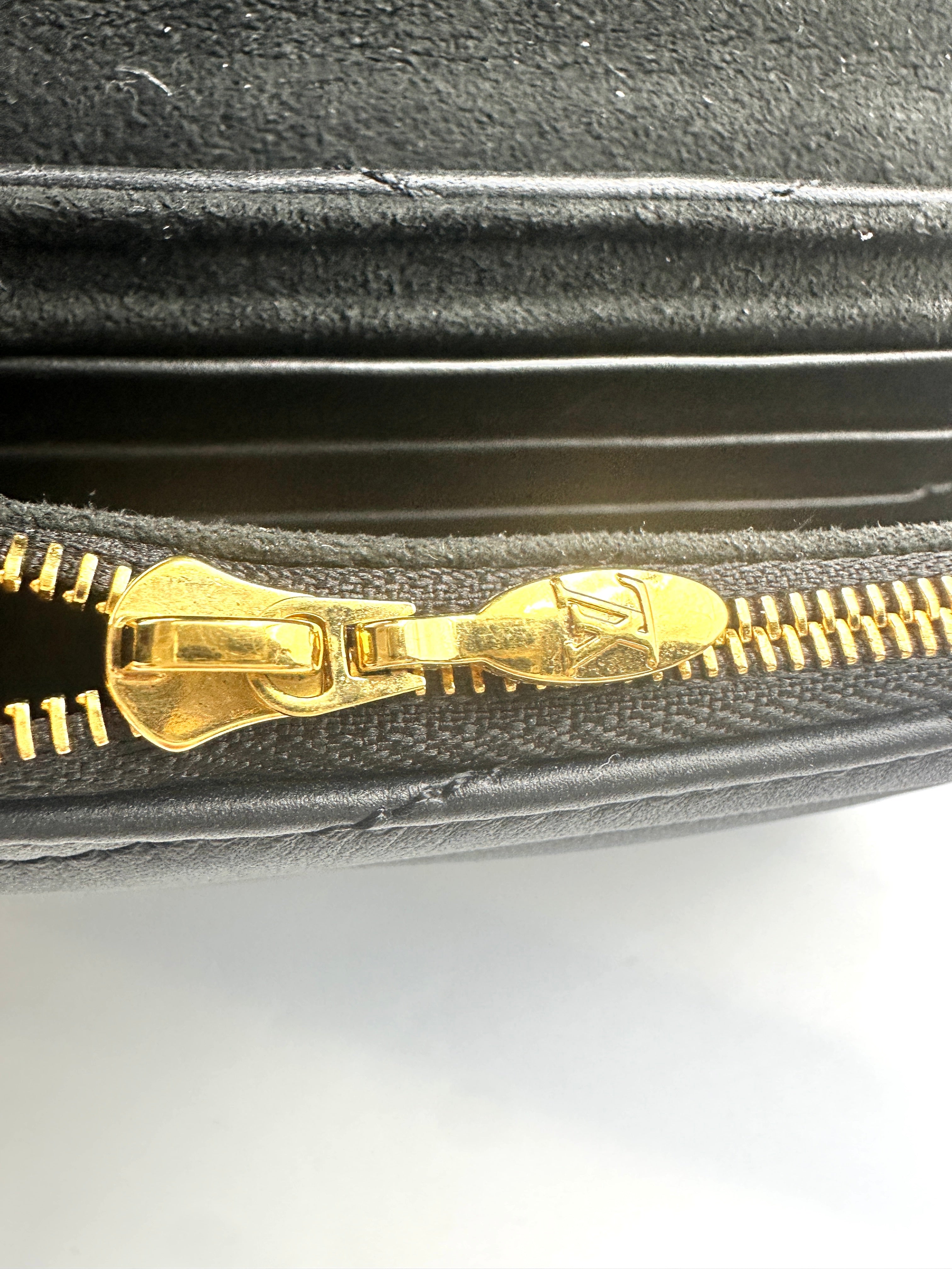Louis Vuitton New Wave Black Chevron Quilted Leather Shoulder Bag LV2086