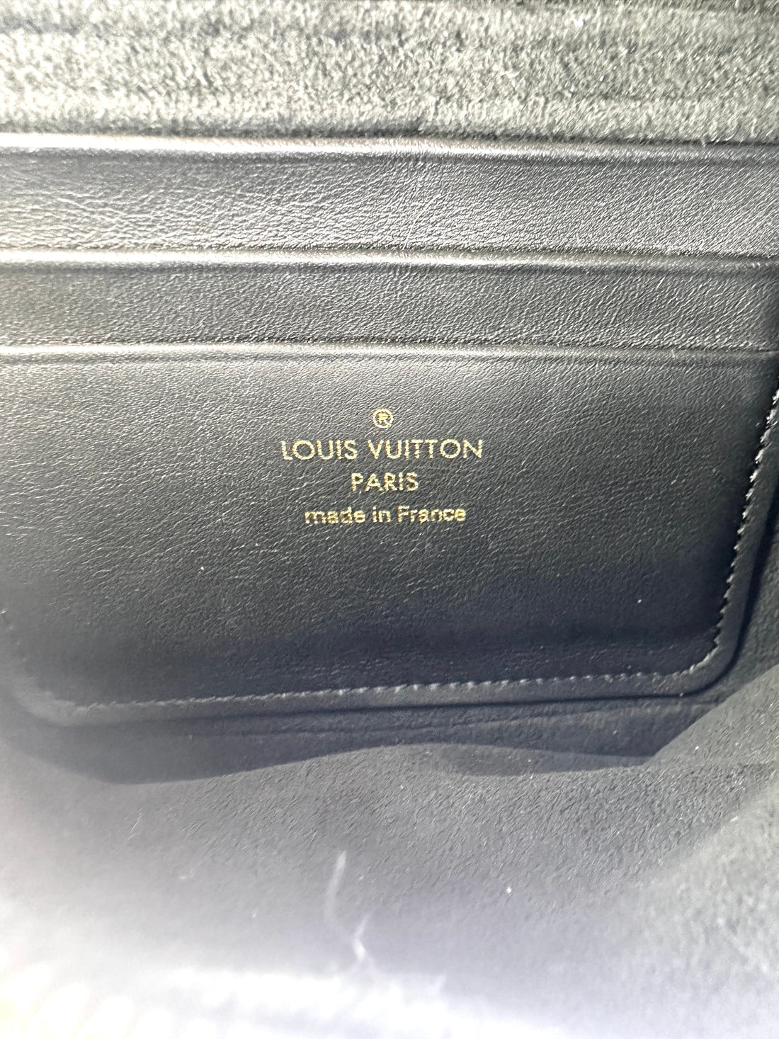 Louis Vuitton New Wave Black Chevron Quilted Leather Shoulder Bag LV2086