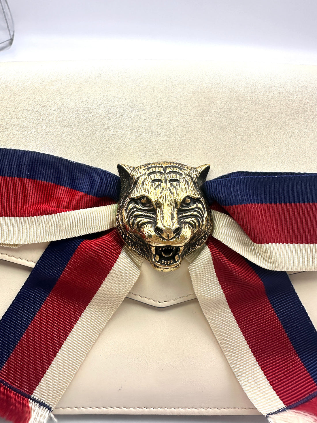 Gucci Broadway Animalier White Leather Shoulder Bag With Tiger Head GG745