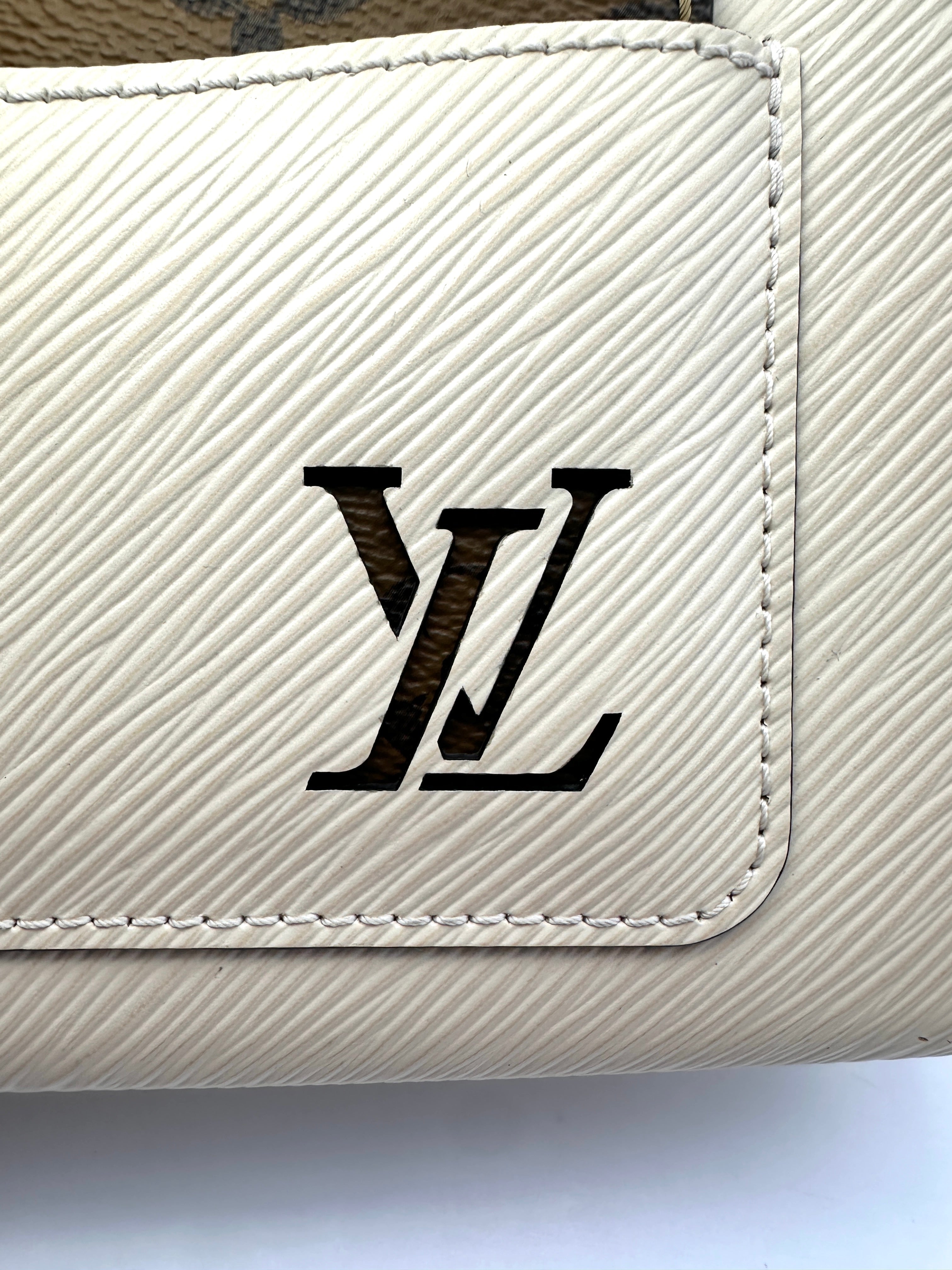 Louis Vuitton Marelle White Epi Leather Shoulder Bag CC1508