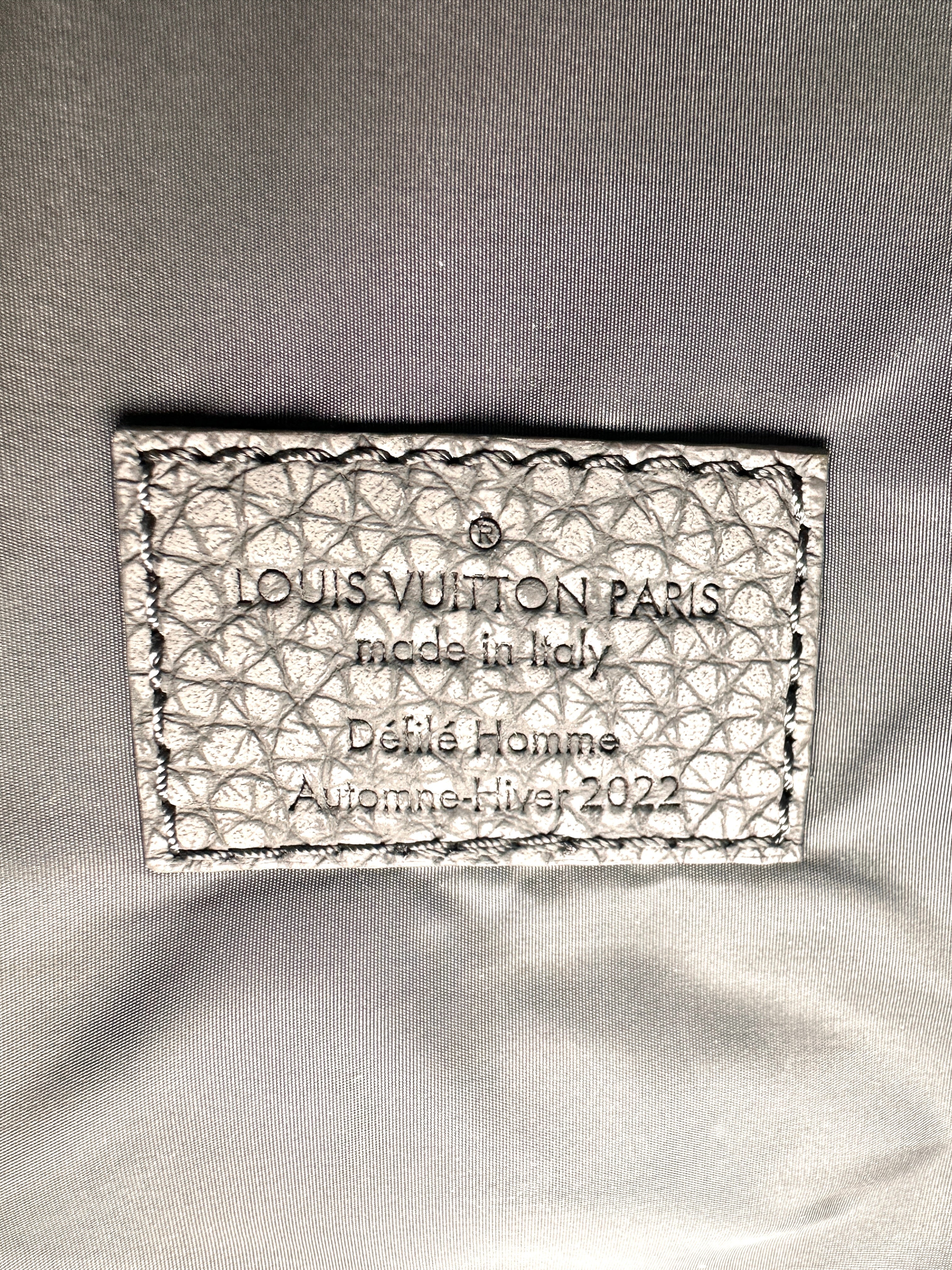 Louis Vuitton Climbing Chalk Pouch Gray Monogram Embossed Leather Bag IRIS061
