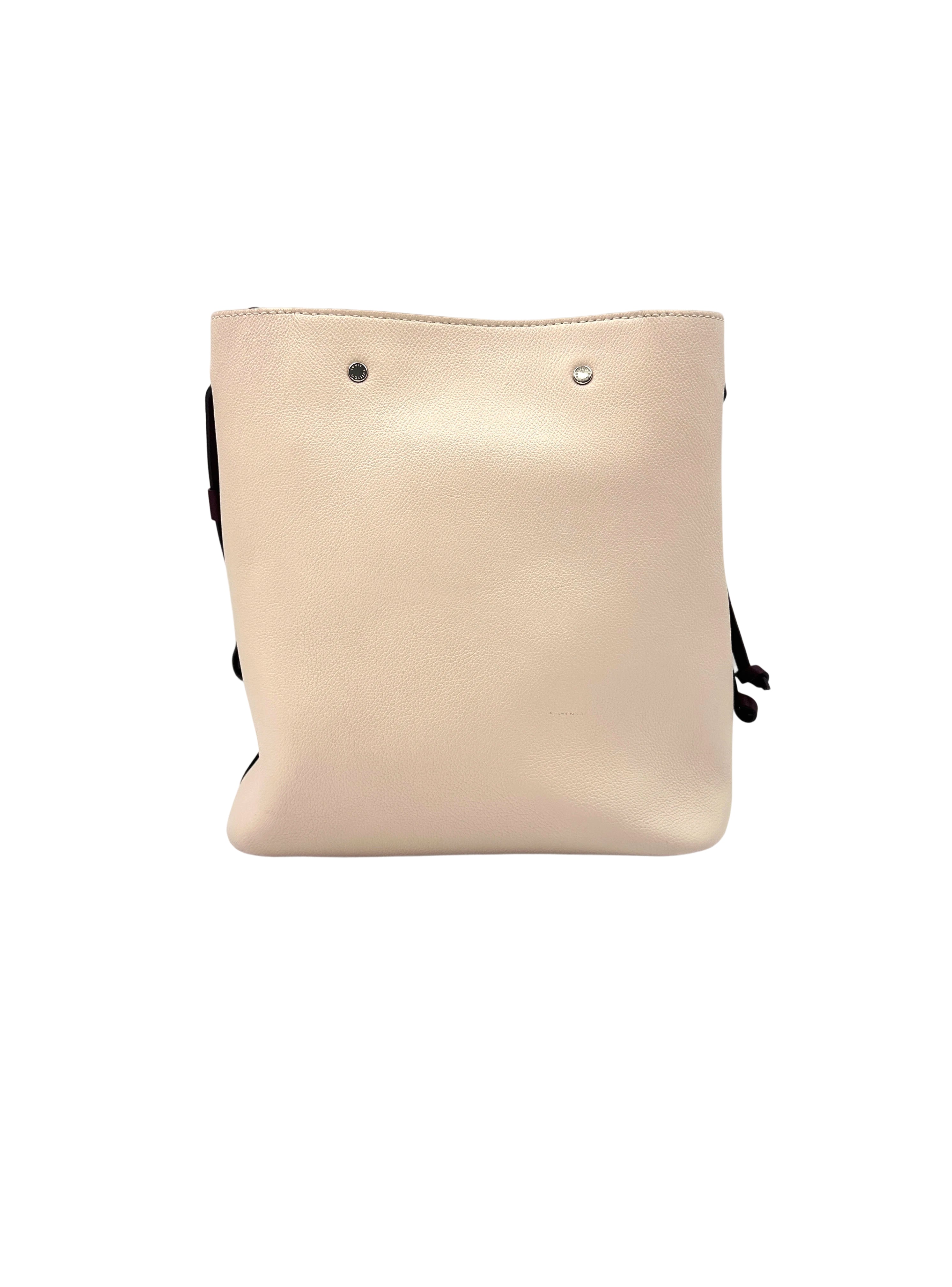 Louis Vuitton Lockme White Calfskin Bucket Bag LV2112