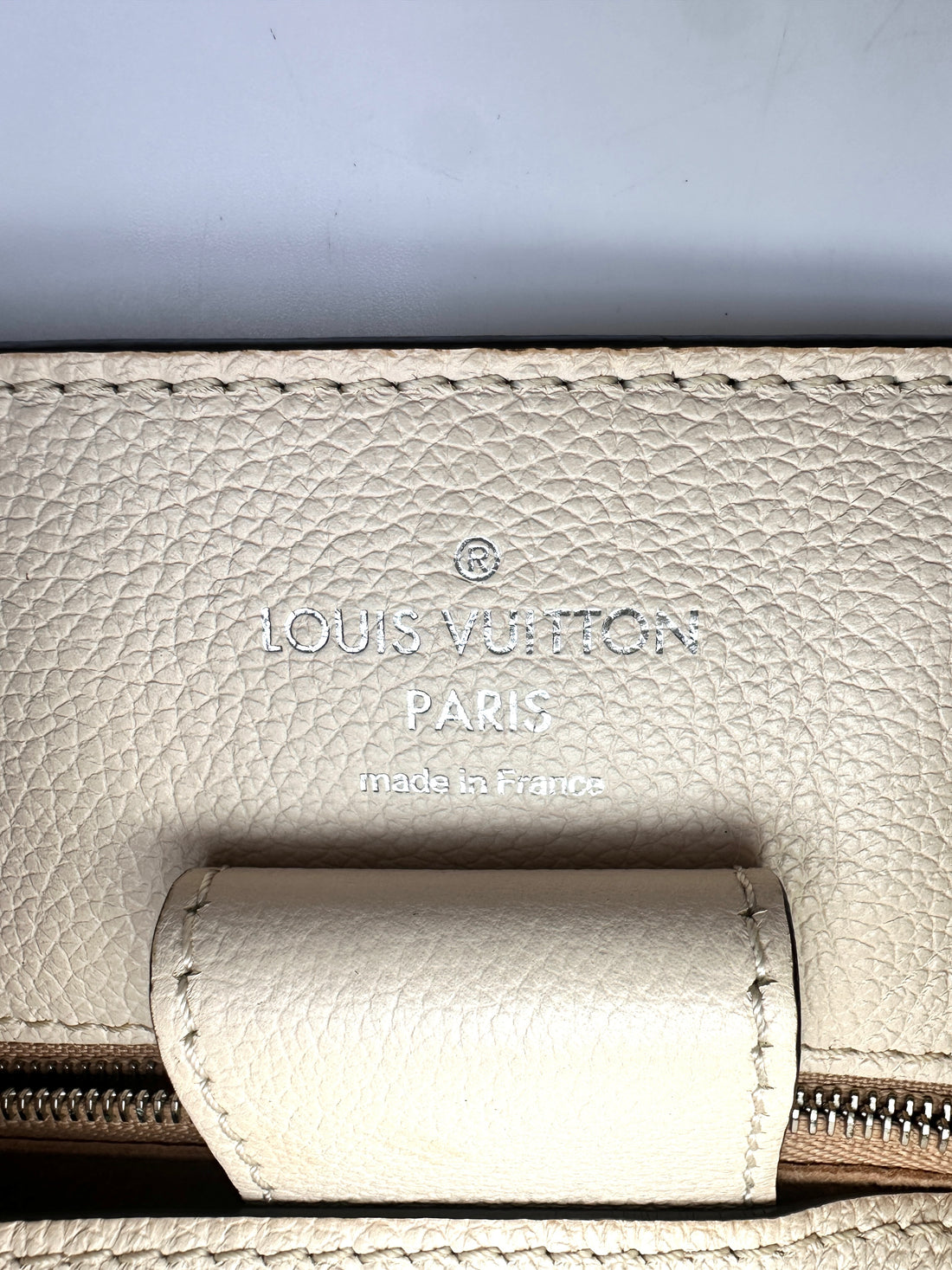 Louis Vuitton Lockme White Calfskin Bucket Bag LV2112