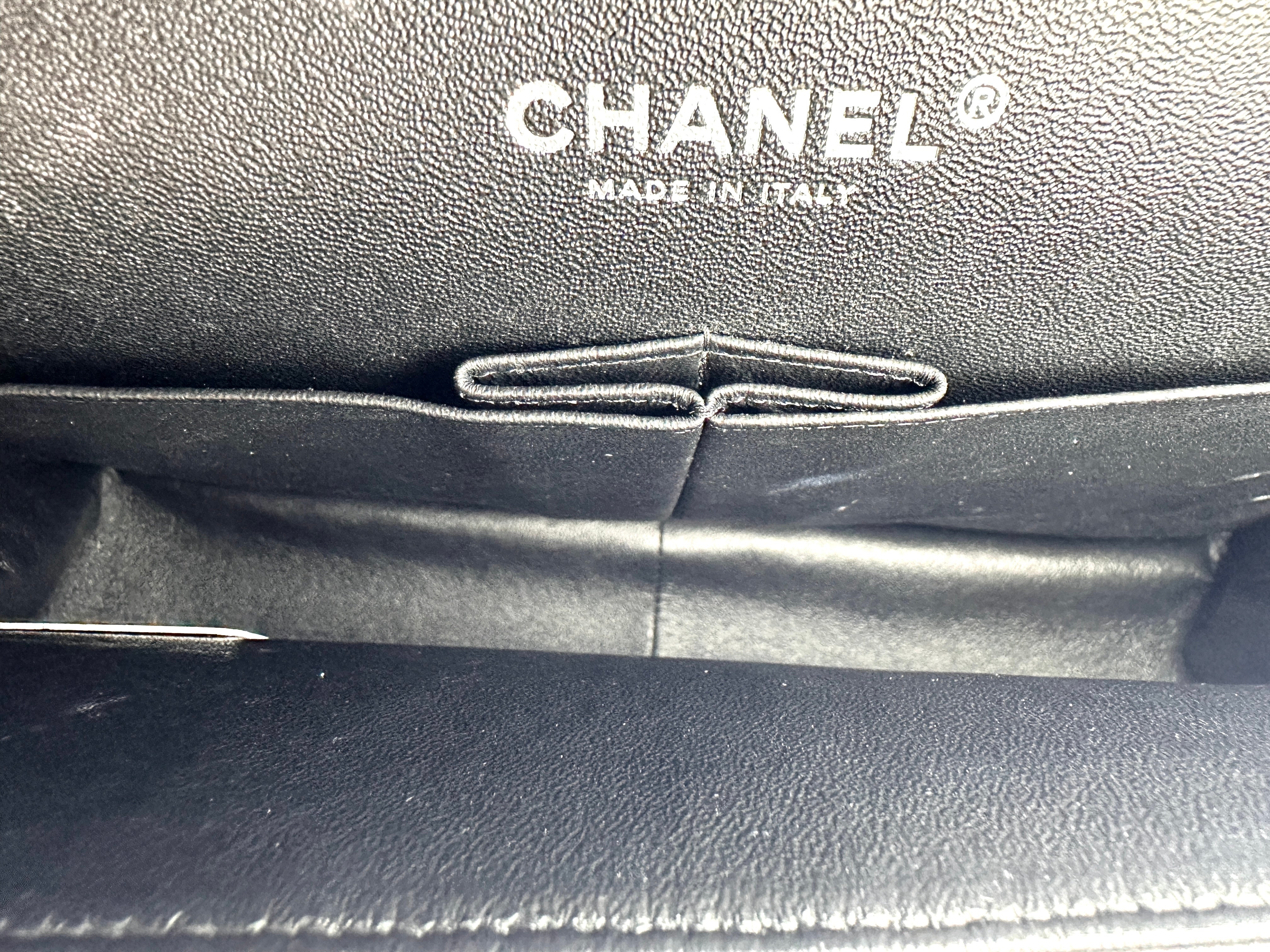 Chanel Classic Flap Black Quilted Calfskin Shoulder Bag(21***98) CC1520