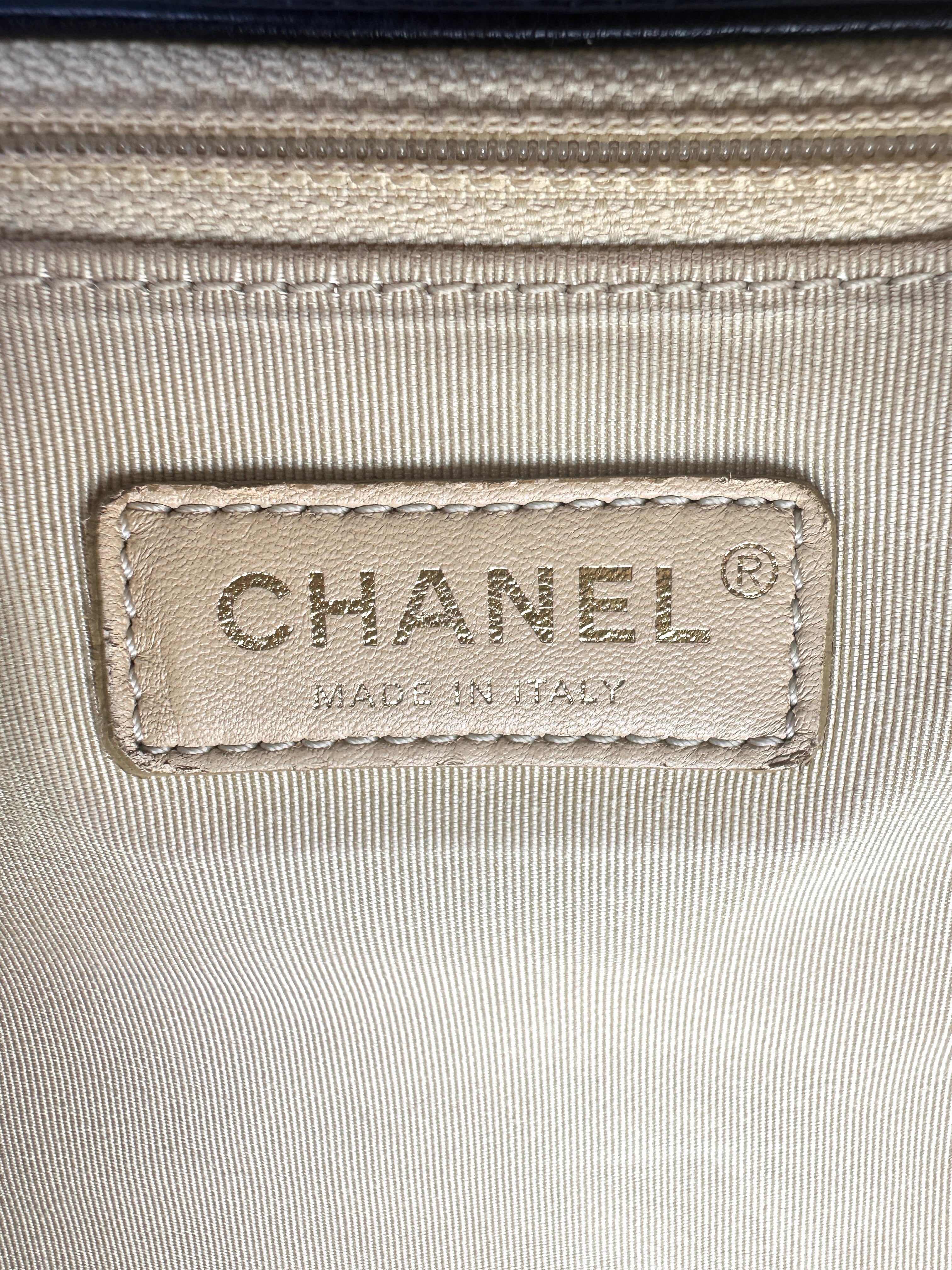 Chanel Label Click Black Quilted Calfskin Shoulder Bag With Gold Hardware(23***81) CC1527