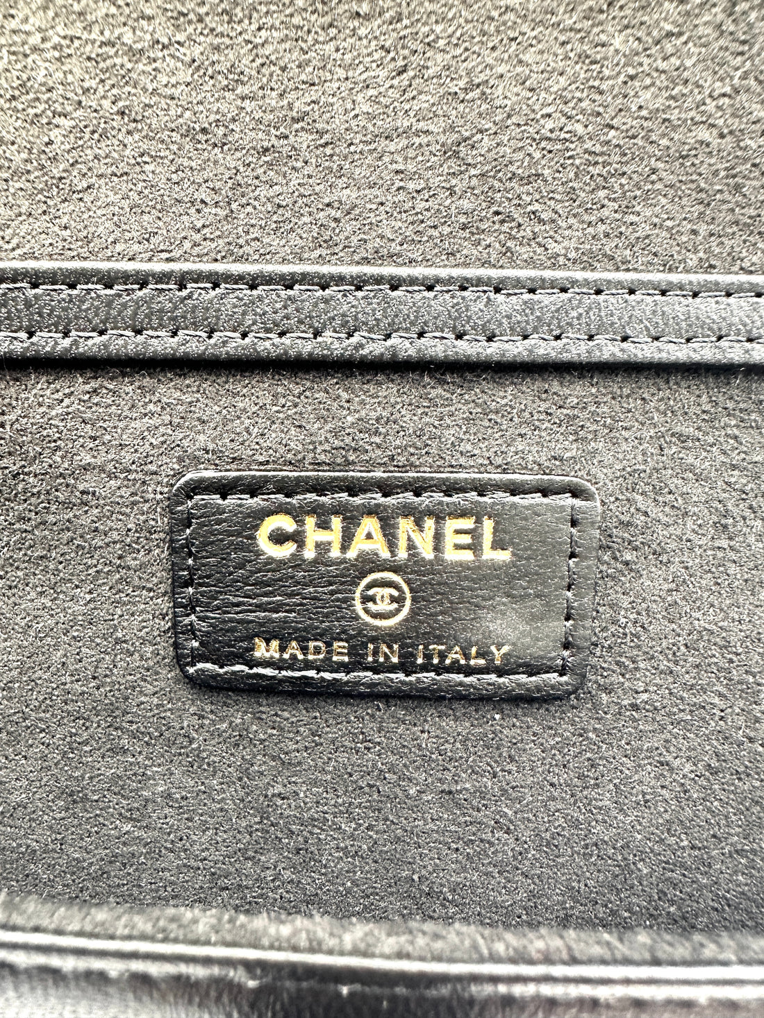 Chanel 22P Black Quilted Leather Chain Glasses Case Bag(32***19) CC1525
