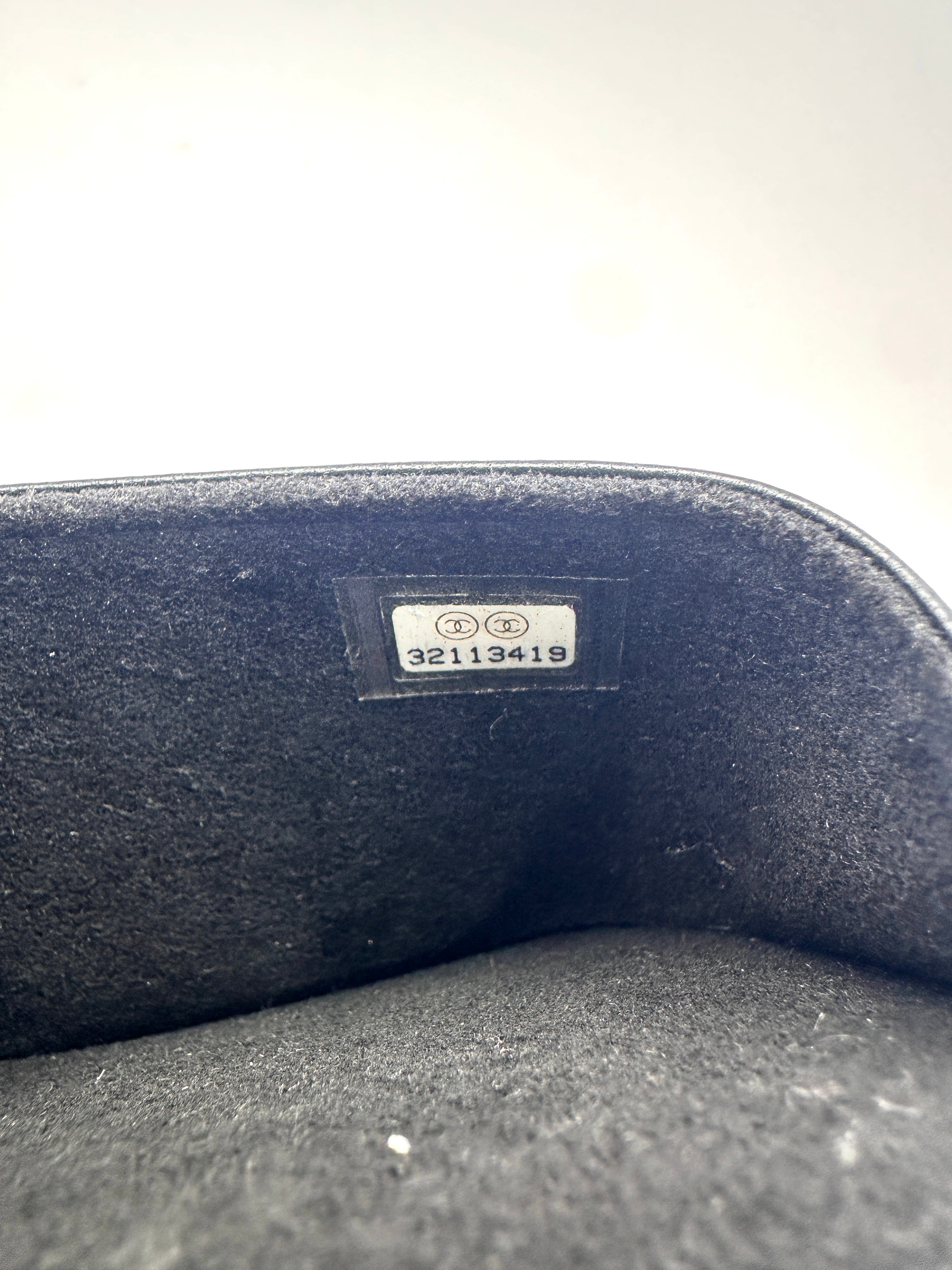 Chanel 22P Black Quilted Leather Chain Glasses Case Bag(32***19) CC1525
