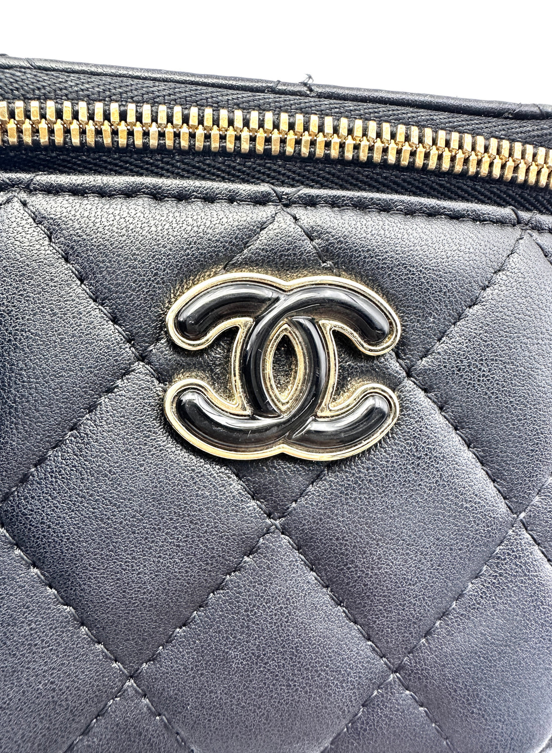 Chanel 23P Black Quilted Leather Chain Vanity Case(T5***E7) CC1521