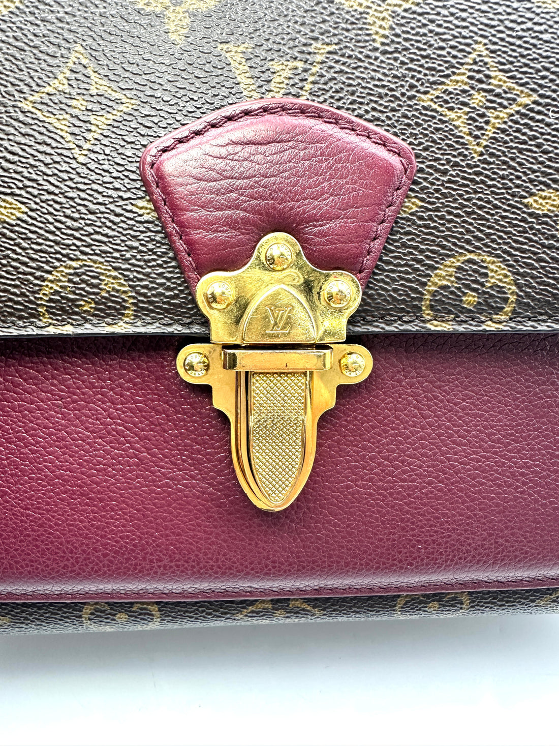 Louis Vuitton Victoire Monogram Canvas & Red Leather Chain Shoulder Bag LV2123