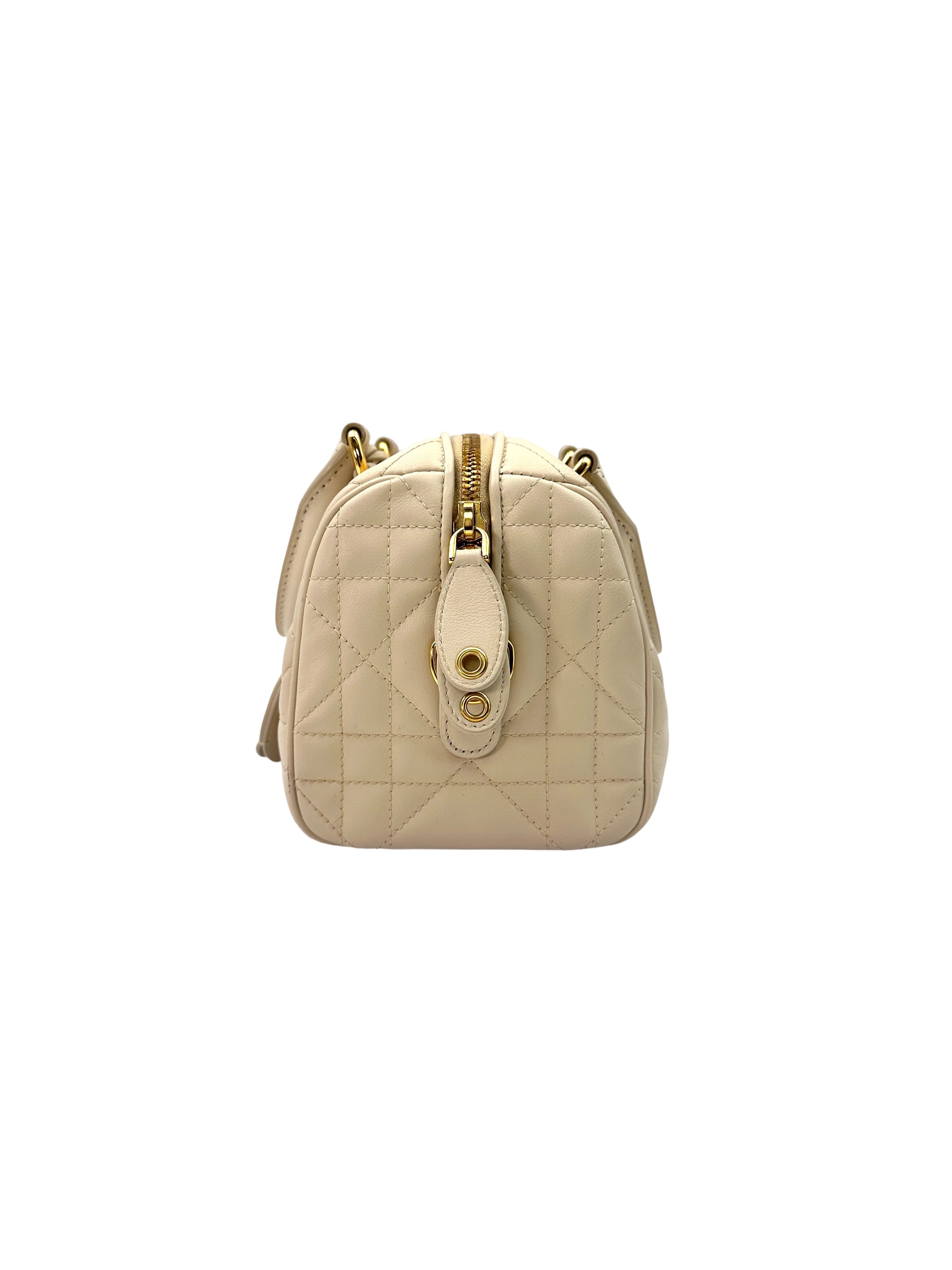Christian Dior Dior Groove White Macrocannage Leather Handle Bag IRIS071
