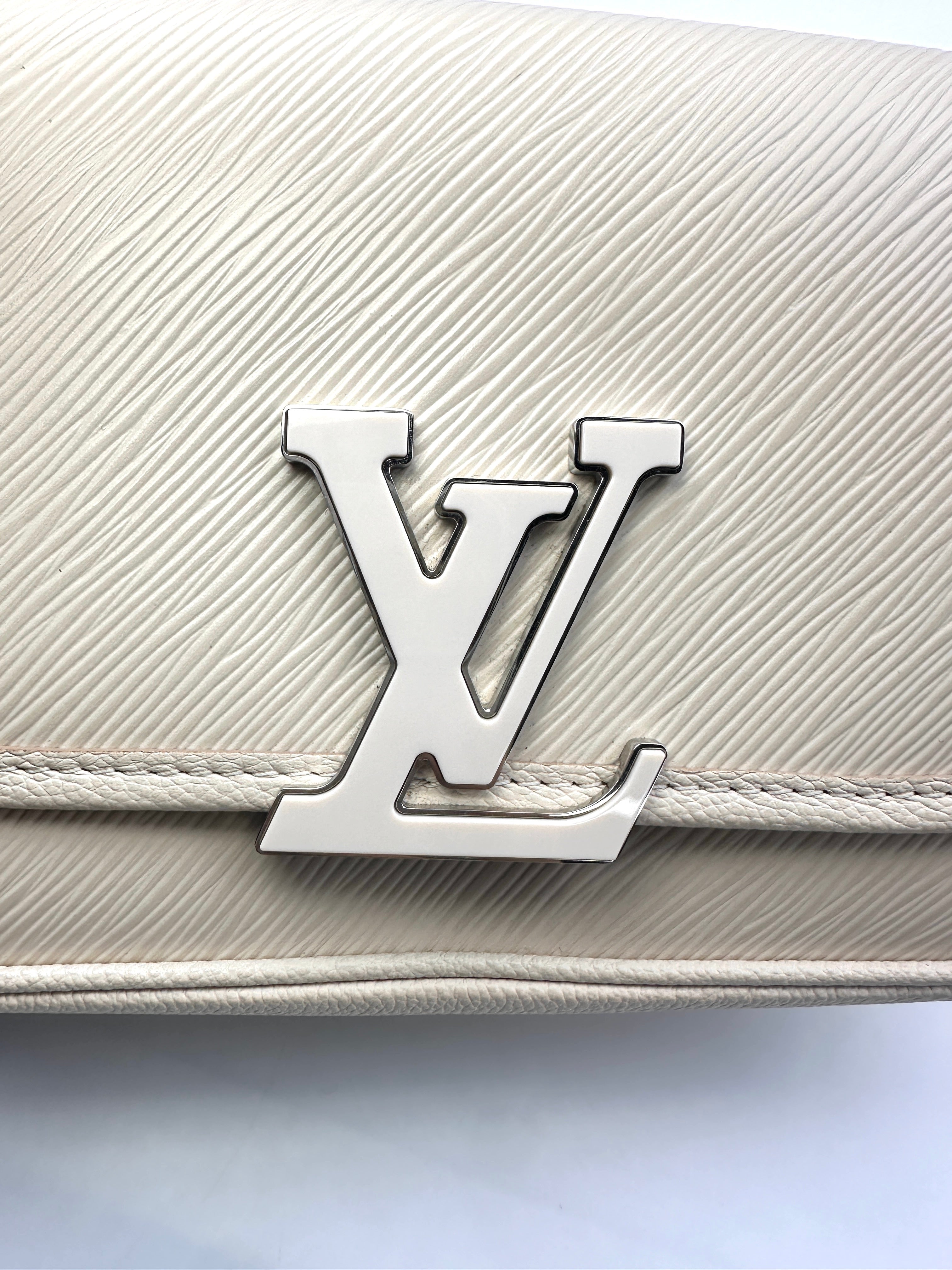 Louis Vuitton Buci White Epi Leather Shoulder Bag LV2132