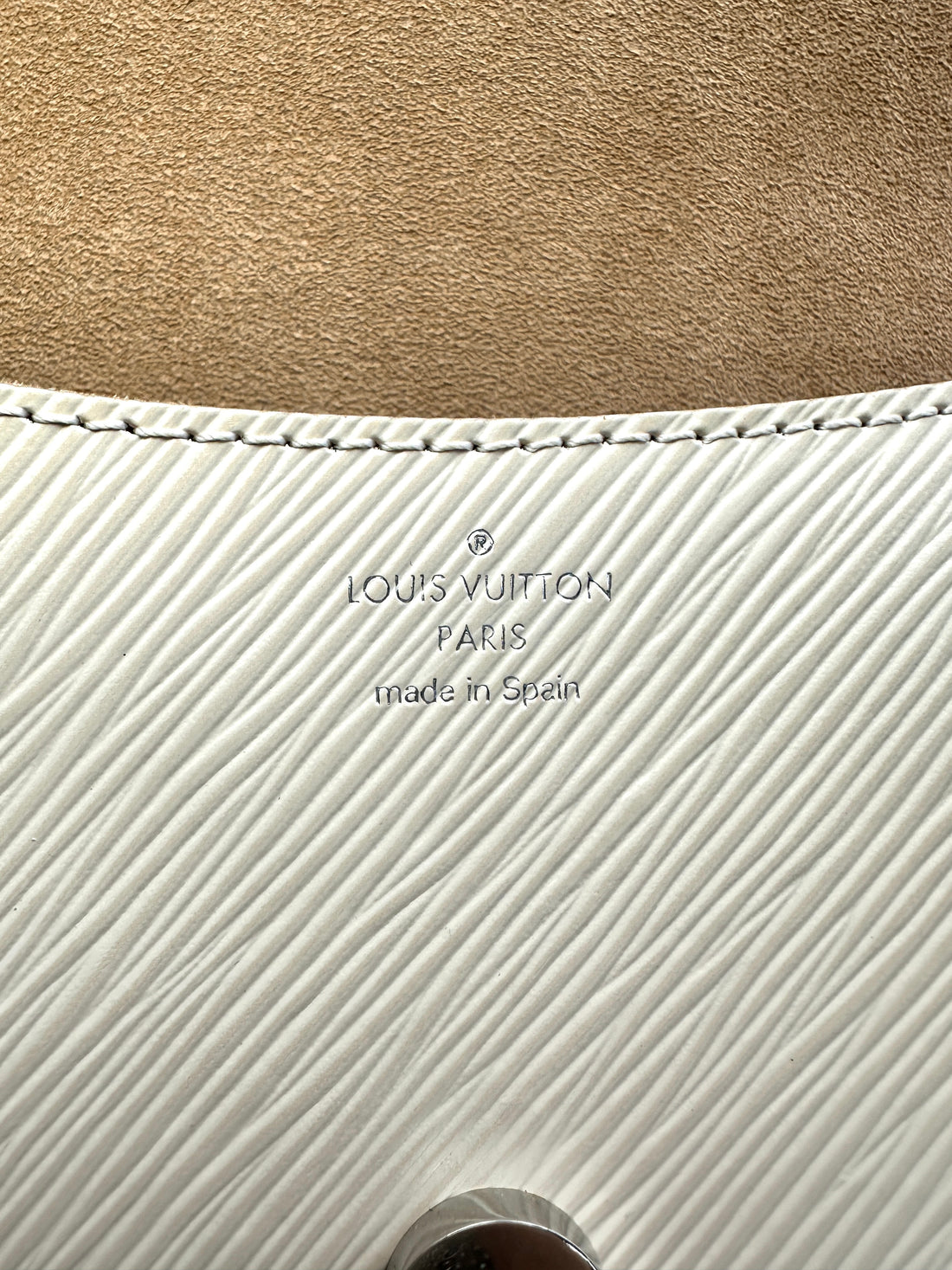 Louis Vuitton Buci White Epi Leather Shoulder Bag LV2132