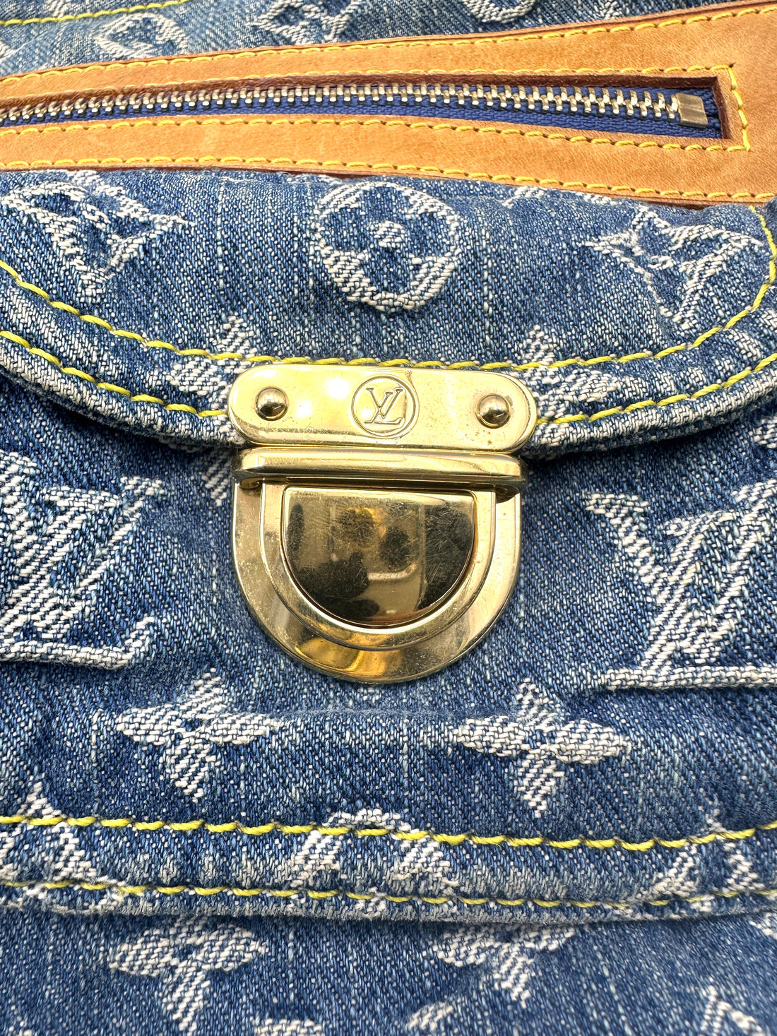 Louis Vuitton Blue Monogram Denim Blue Baggy Shoulder Bag LV2130