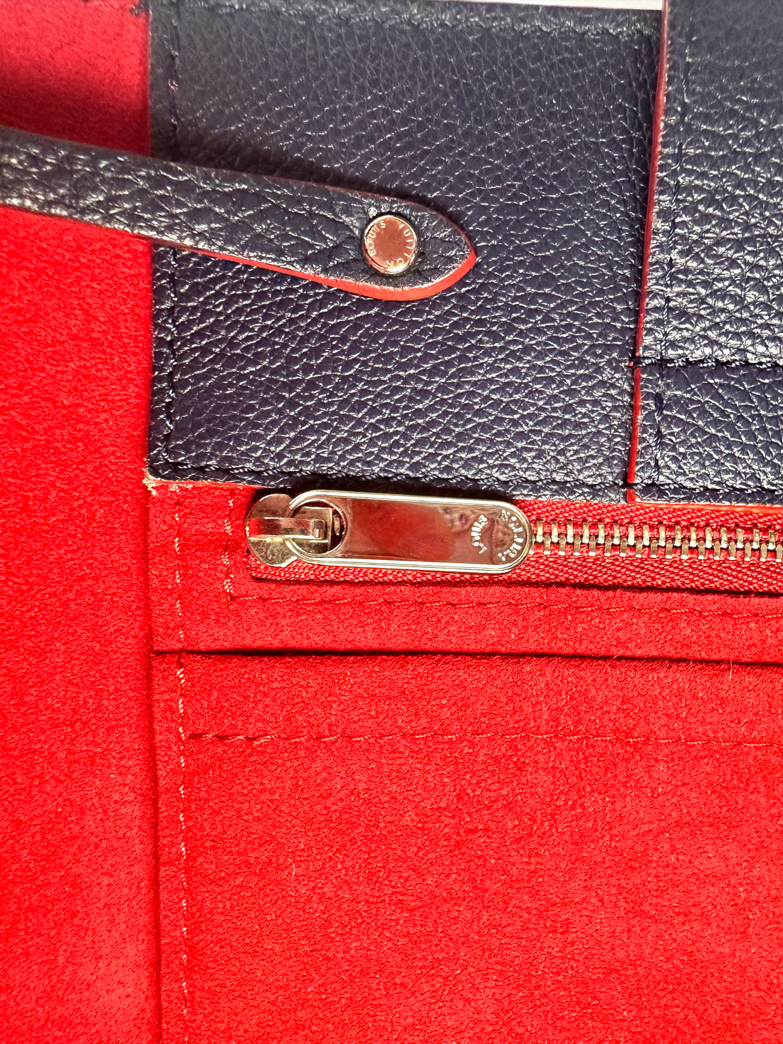 Louis Vuitton Lockme Navy Leather Handle Bucket Bag LV2128