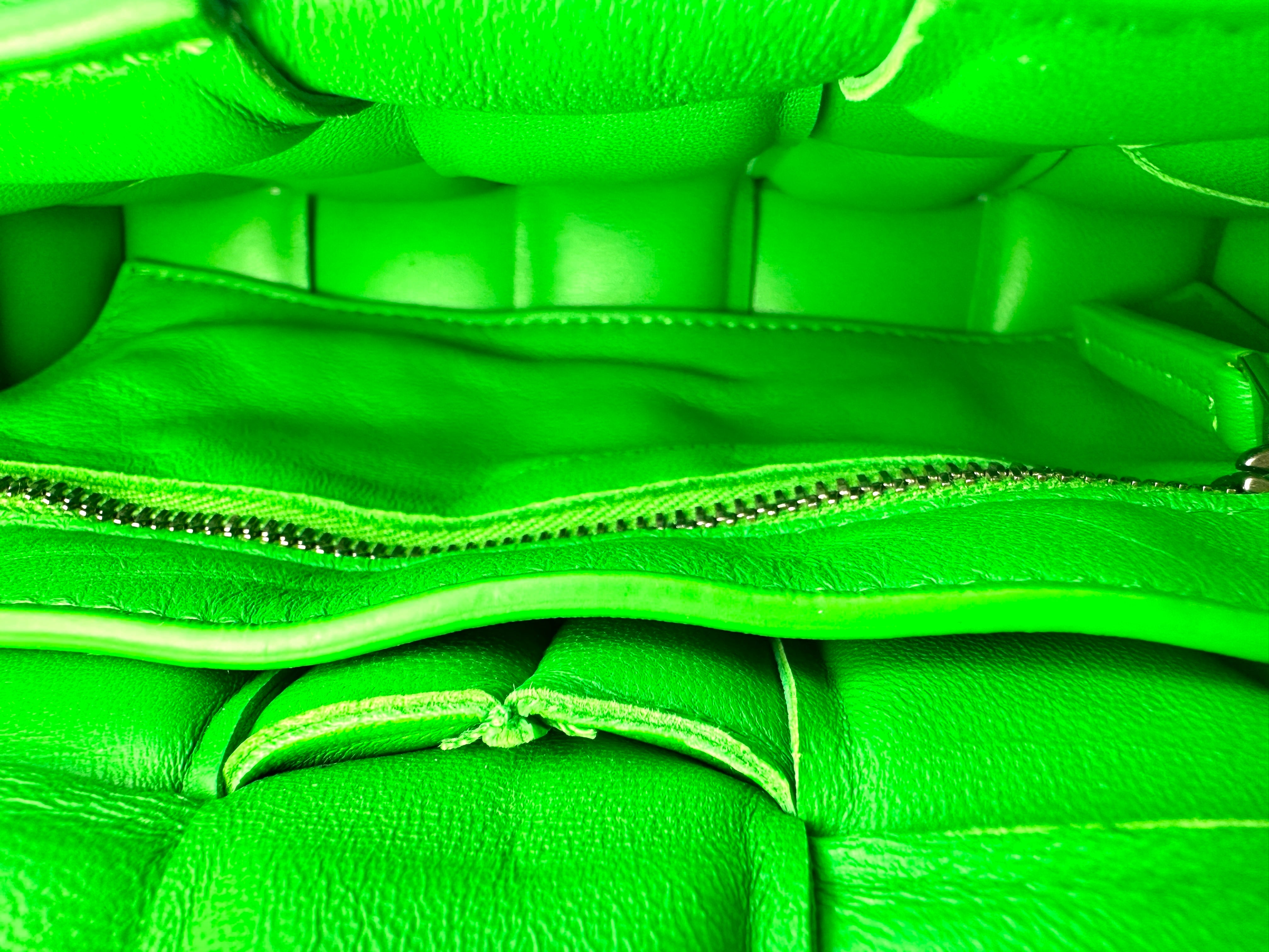 Bottega Veneta Padded Cassette Green Leather Small Size Shoulder Bag BV109