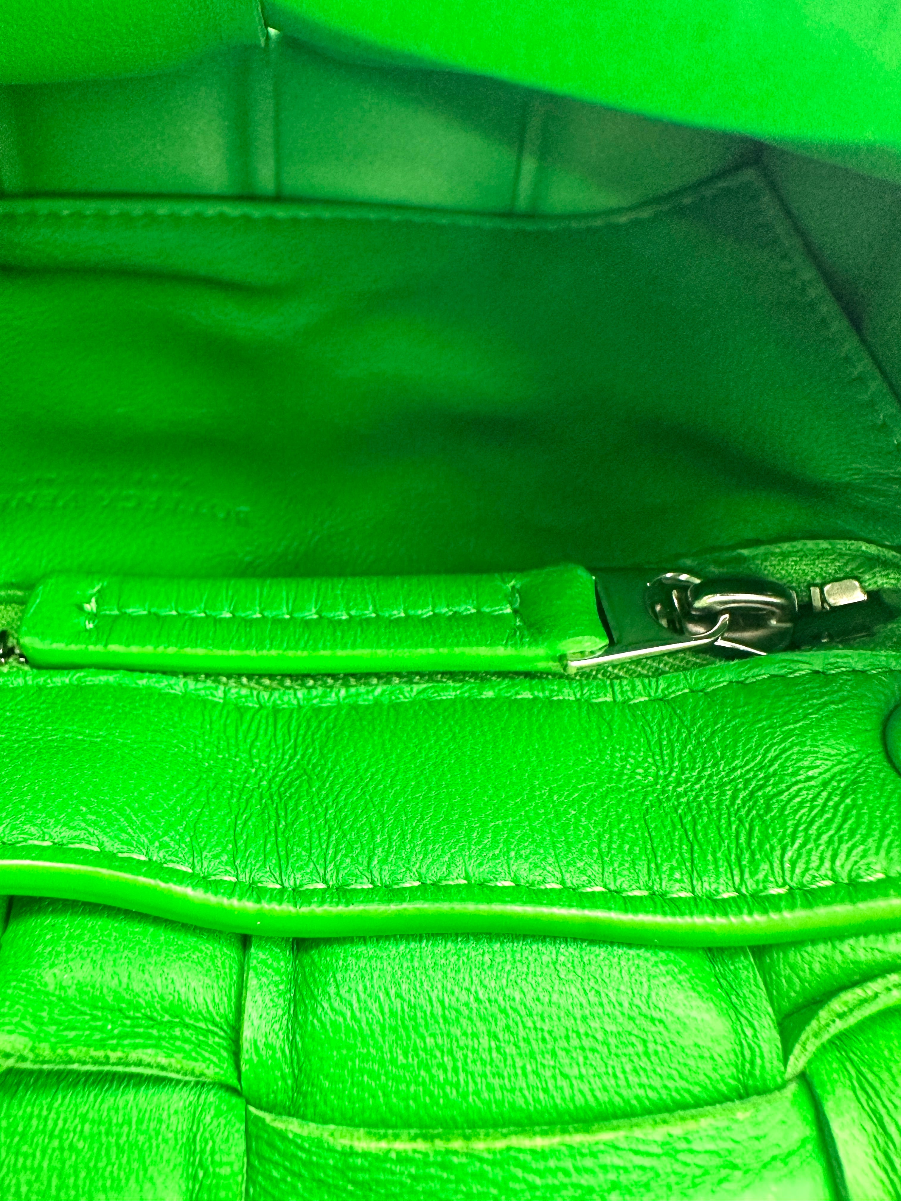 Bottega Veneta Padded Cassette Green Leather Small Size Shoulder Bag BV109
