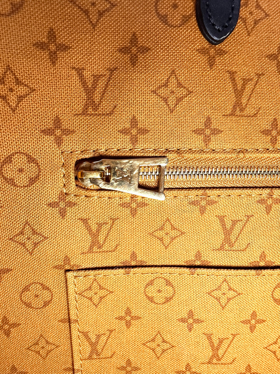 Louis Vuitton LV Crafty Neverfull Caramel/White Gaint Monogram Canvas Tote Bag LV2129