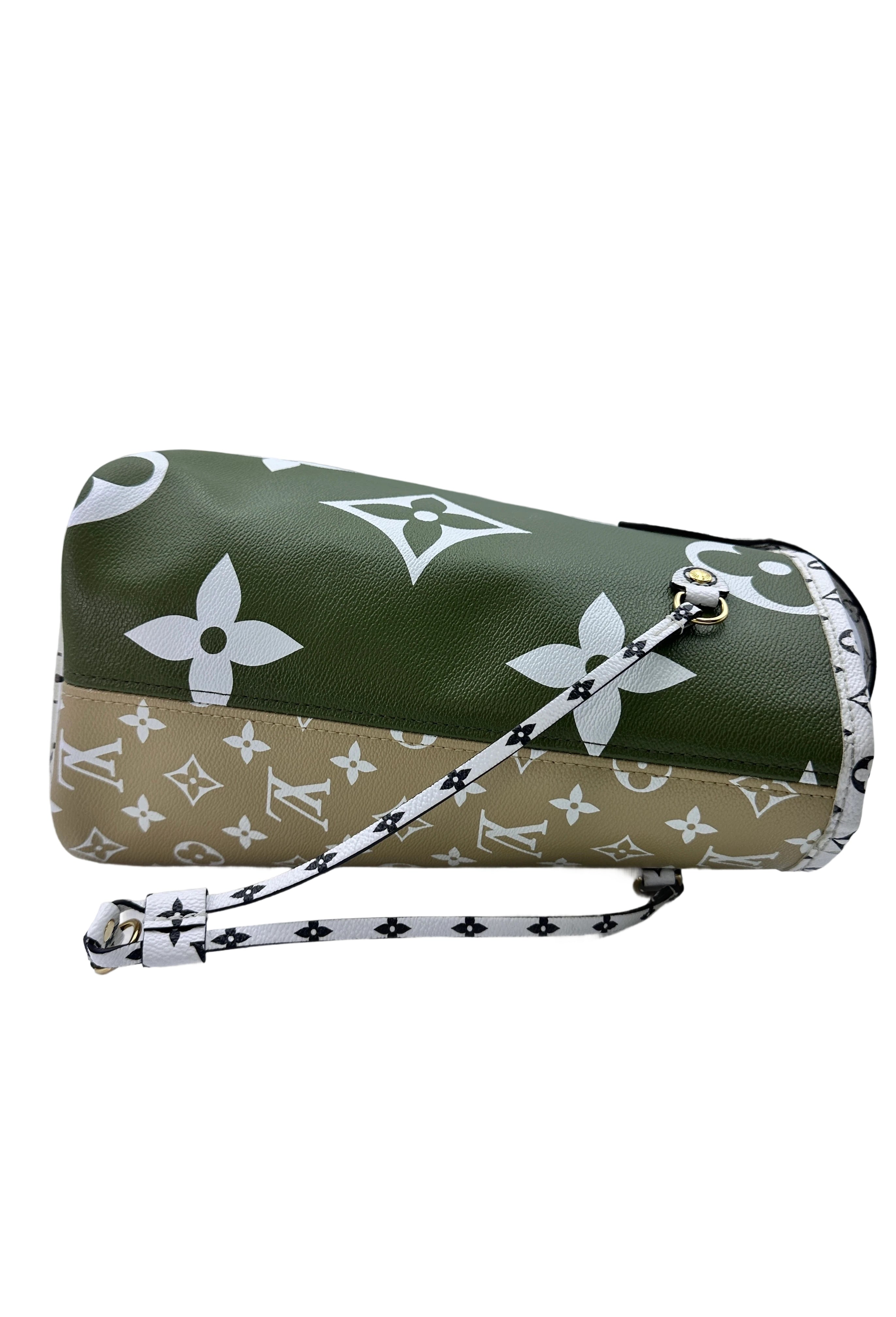 Louis Vuitton Summer 2019 Neverfull MM Green/White Giant Monogram Leather Handle Bag LV2150