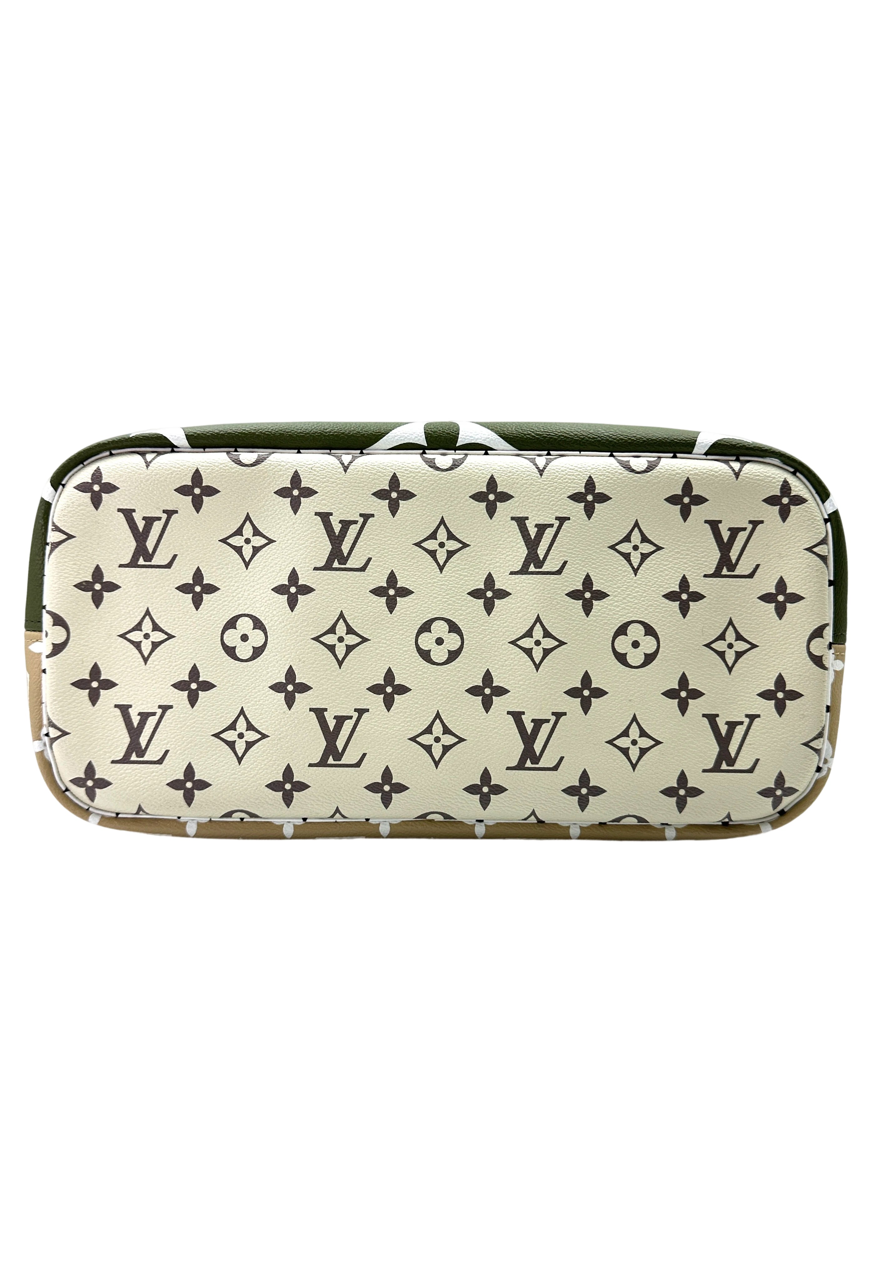 Louis Vuitton Summer 2019 Neverfull MM Green/White Giant Monogram Leather Handle Bag LV2150