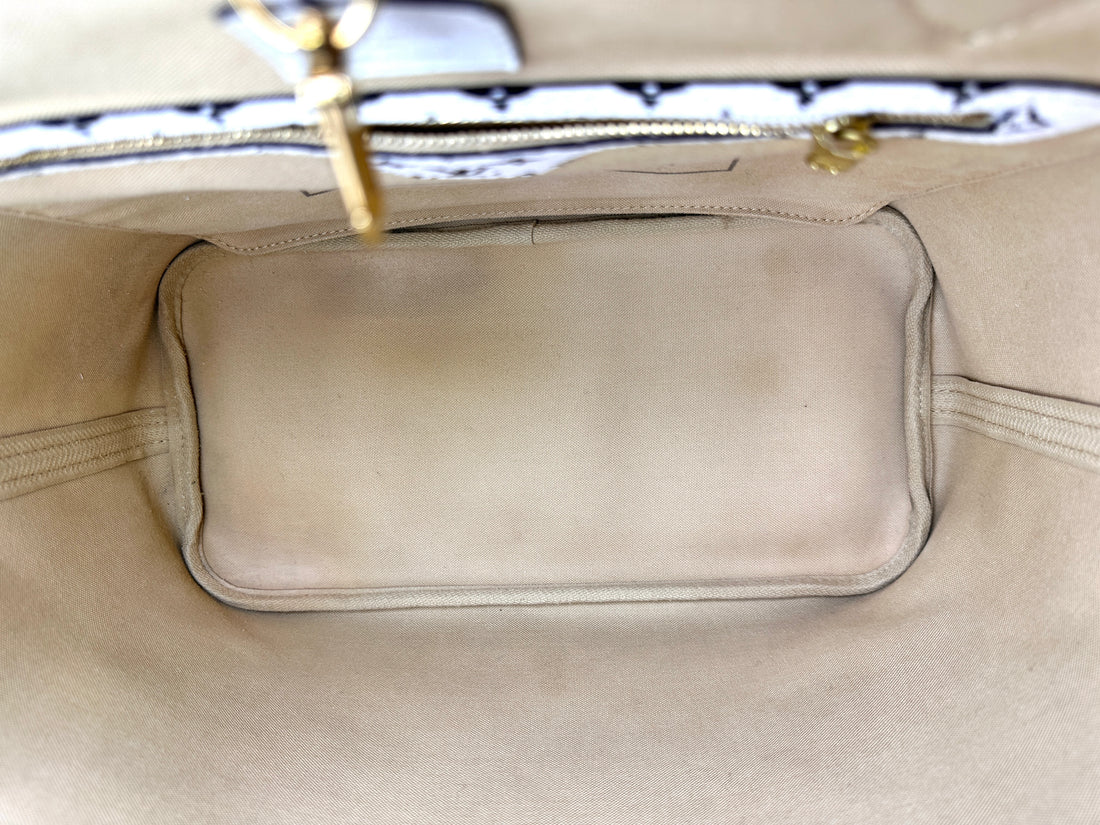 Louis Vuitton Summer 2019 Neverfull MM Green/White Giant Monogram Leather Handle Bag LV2150