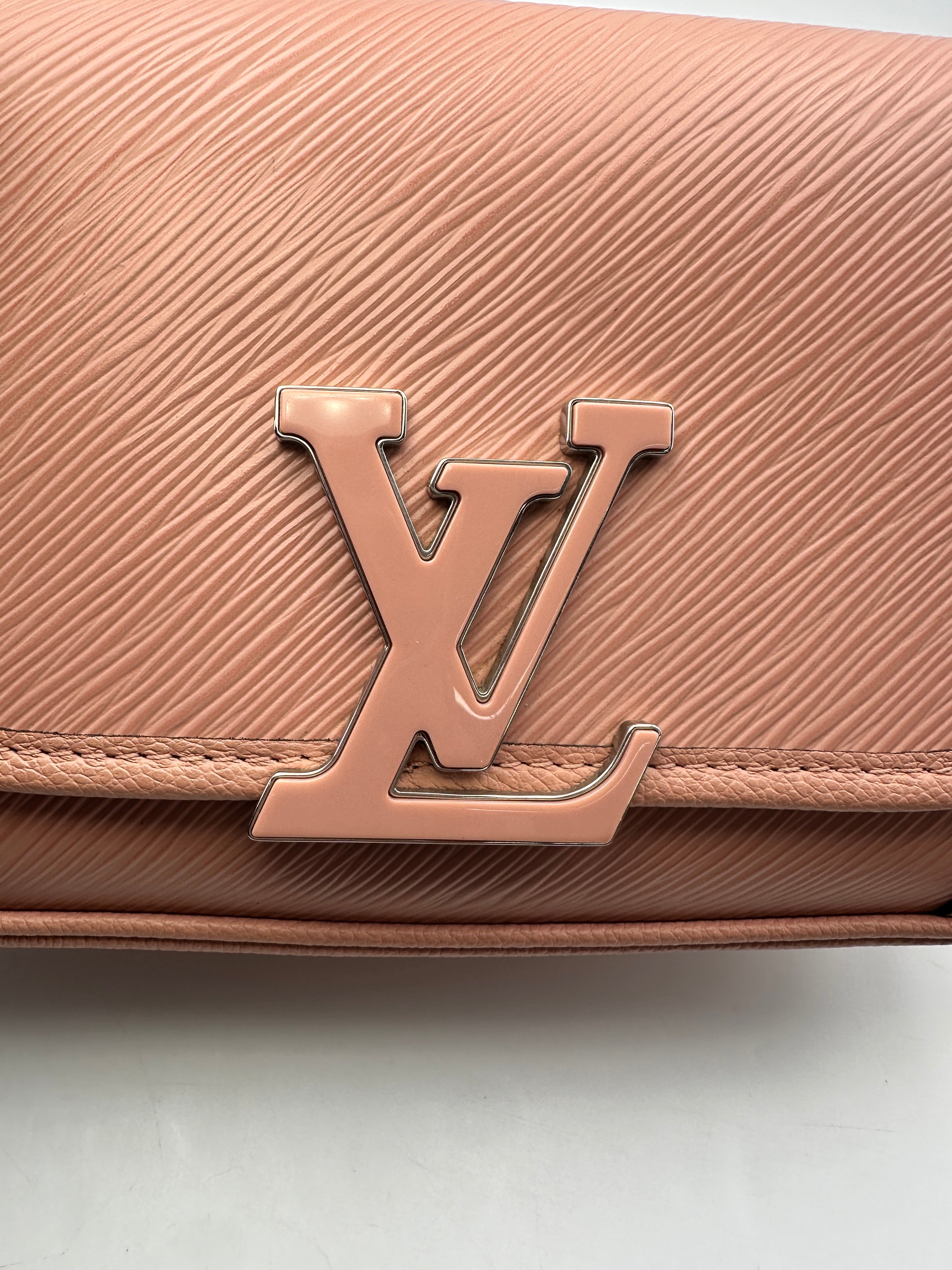 Louis Vuitton Buci Pink Epi Leather Shoulder Bag LV2151