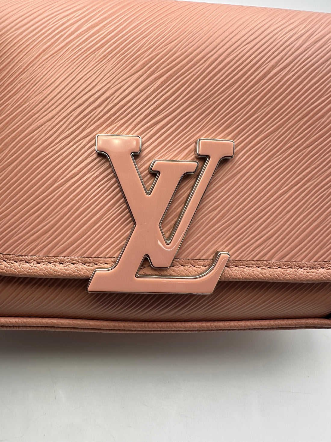 Louis Vuitton Buci Pink Epi Leather Shoulder Bag LV2151