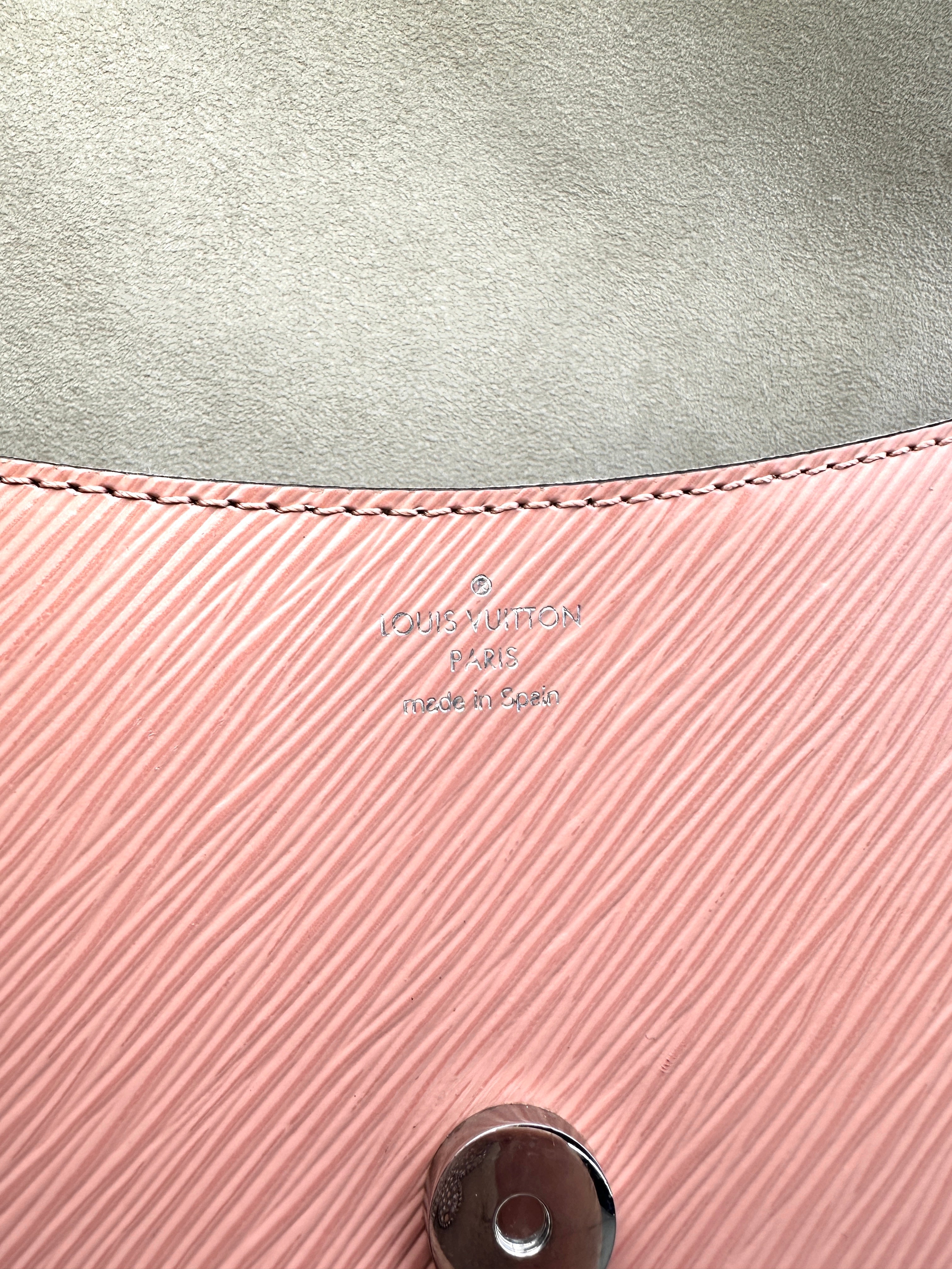 Louis Vuitton Buci Pink Epi Leather Shoulder Bag LV2151