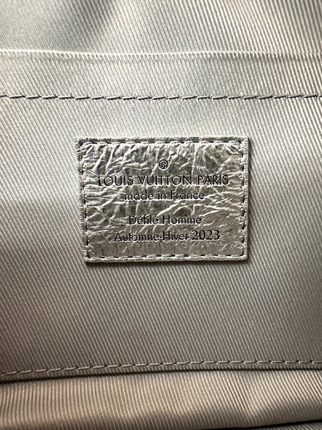Louis Vuitton Soft Trunk Crushed Silver Metallic Leather Shoulder Bag LV2157