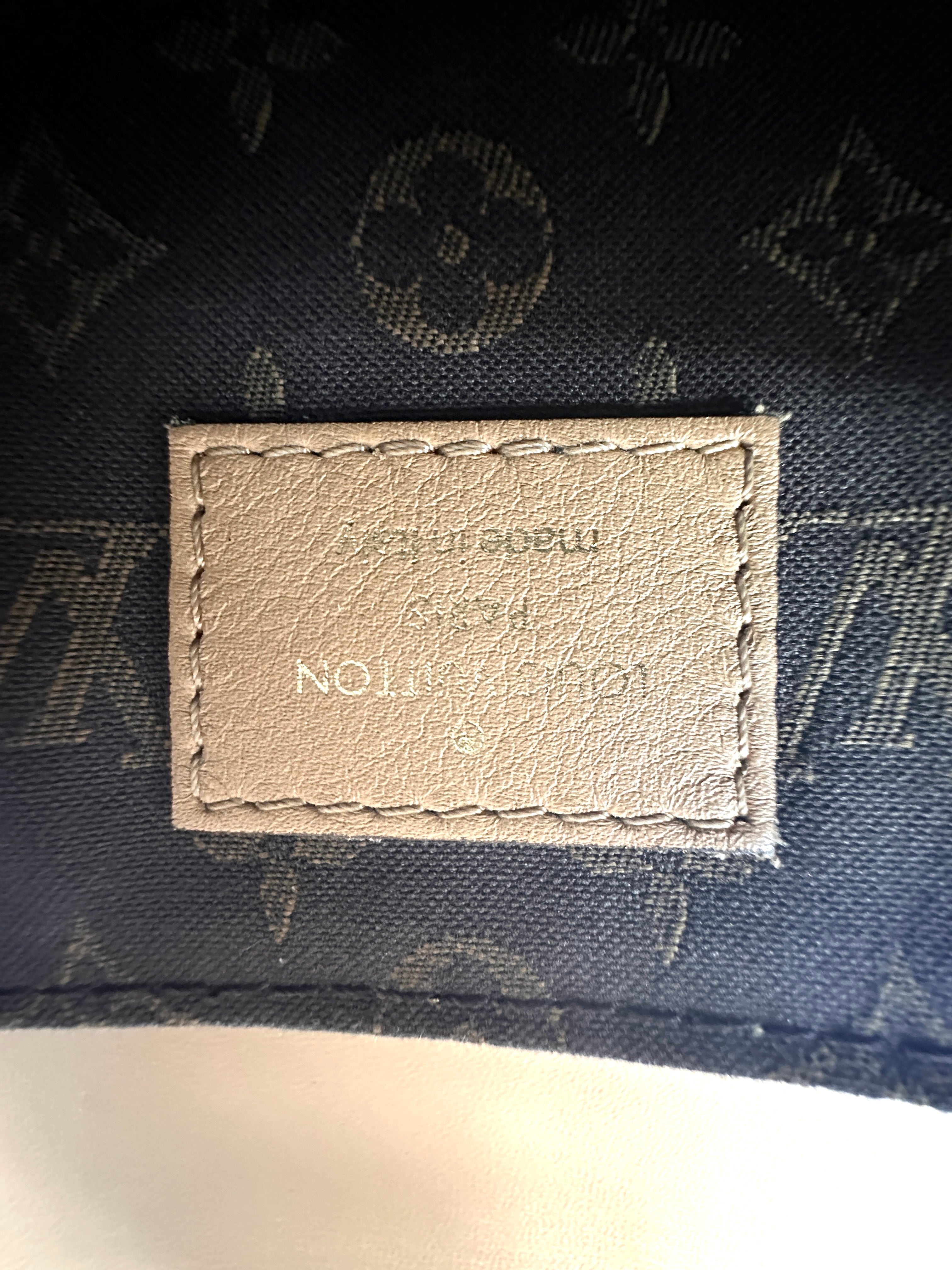 Louis Vuitton Rendez-Vous Camel Leather Shoulder Bag LV2164