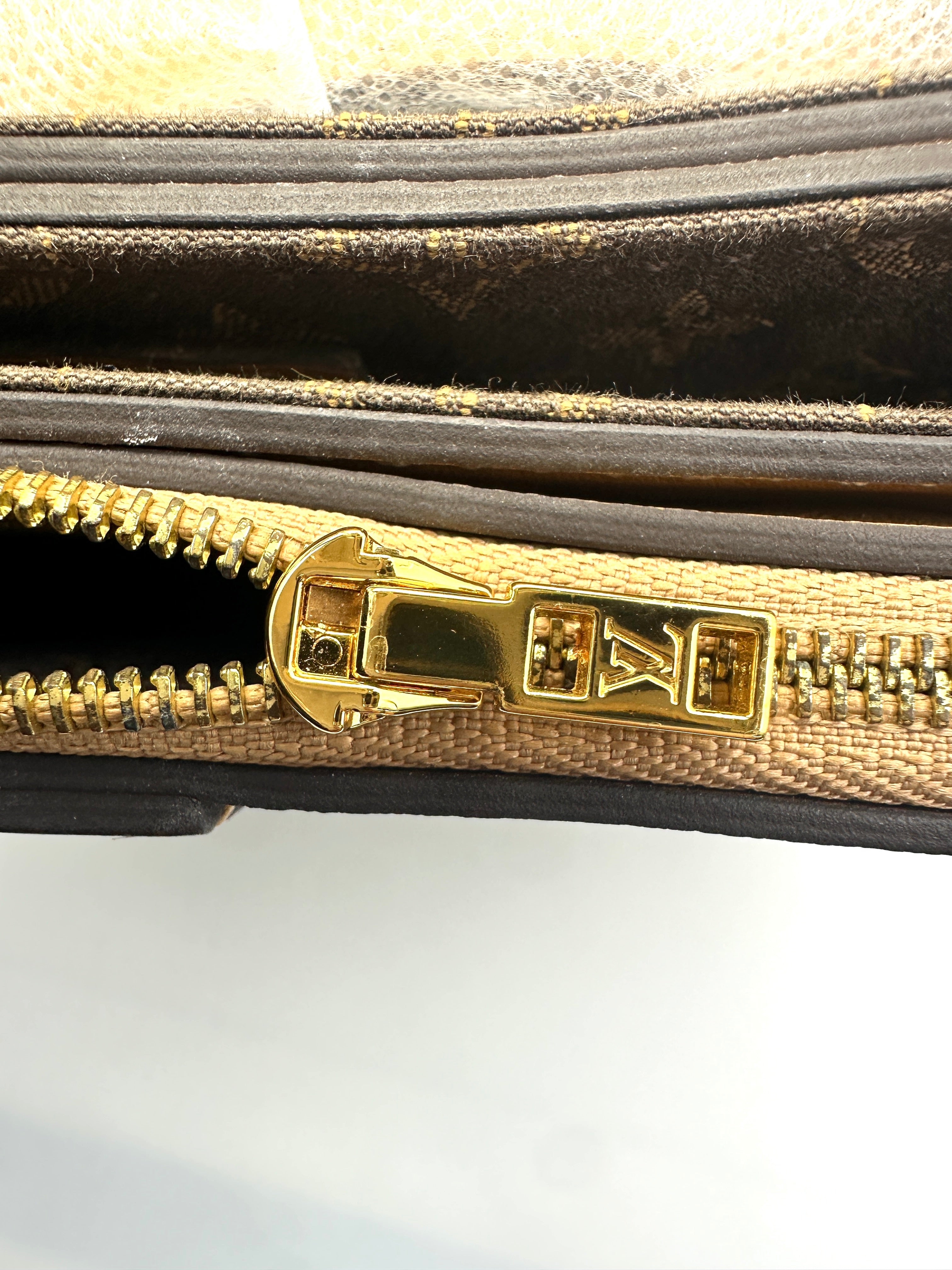 Louis Vuitton Rendez-Vous Camel Leather Shoulder Bag LV2164