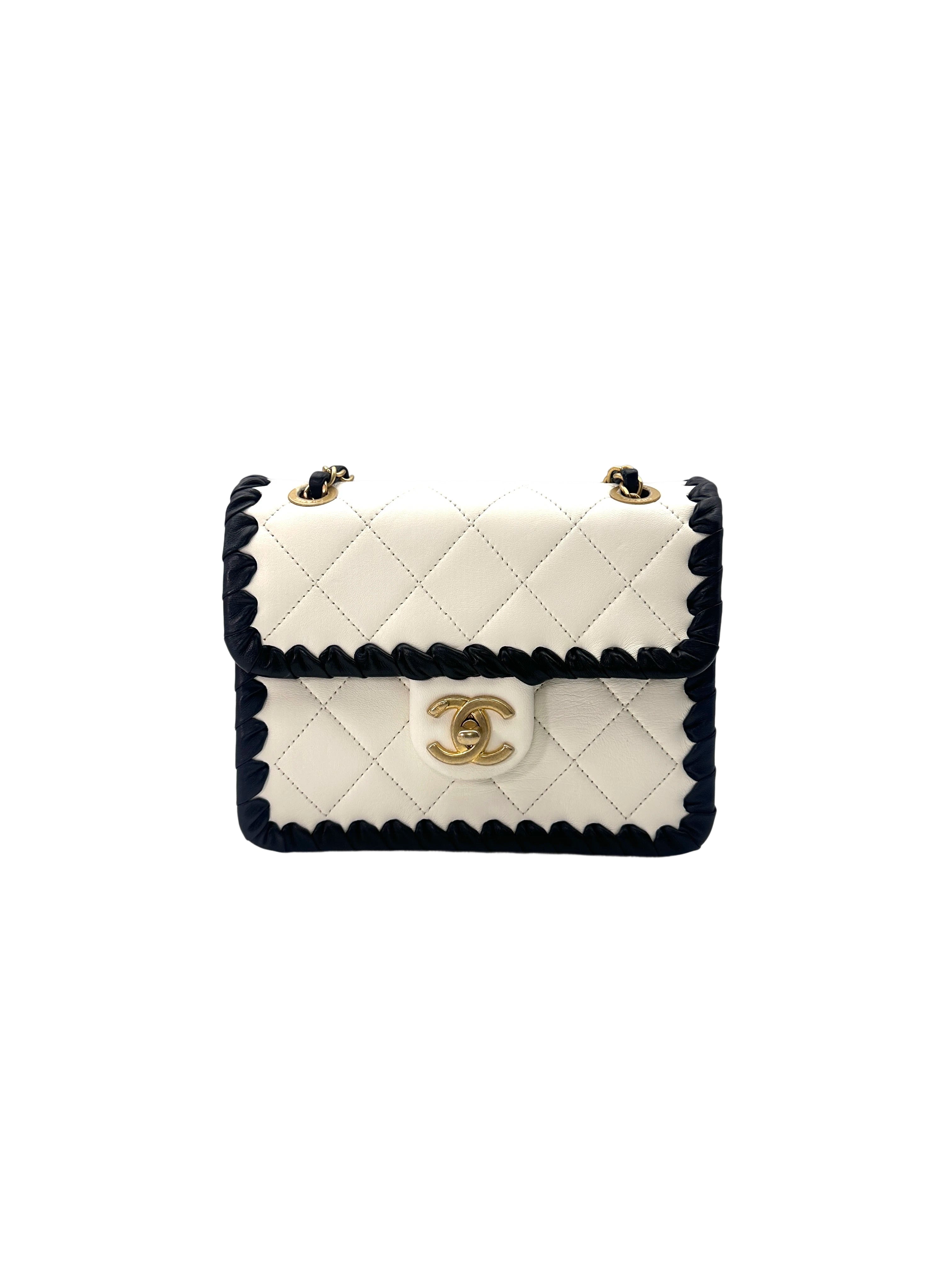 Chanel 22C White Quilted Leather Flap Bag With Black Braided(HA***8L) IRIS075