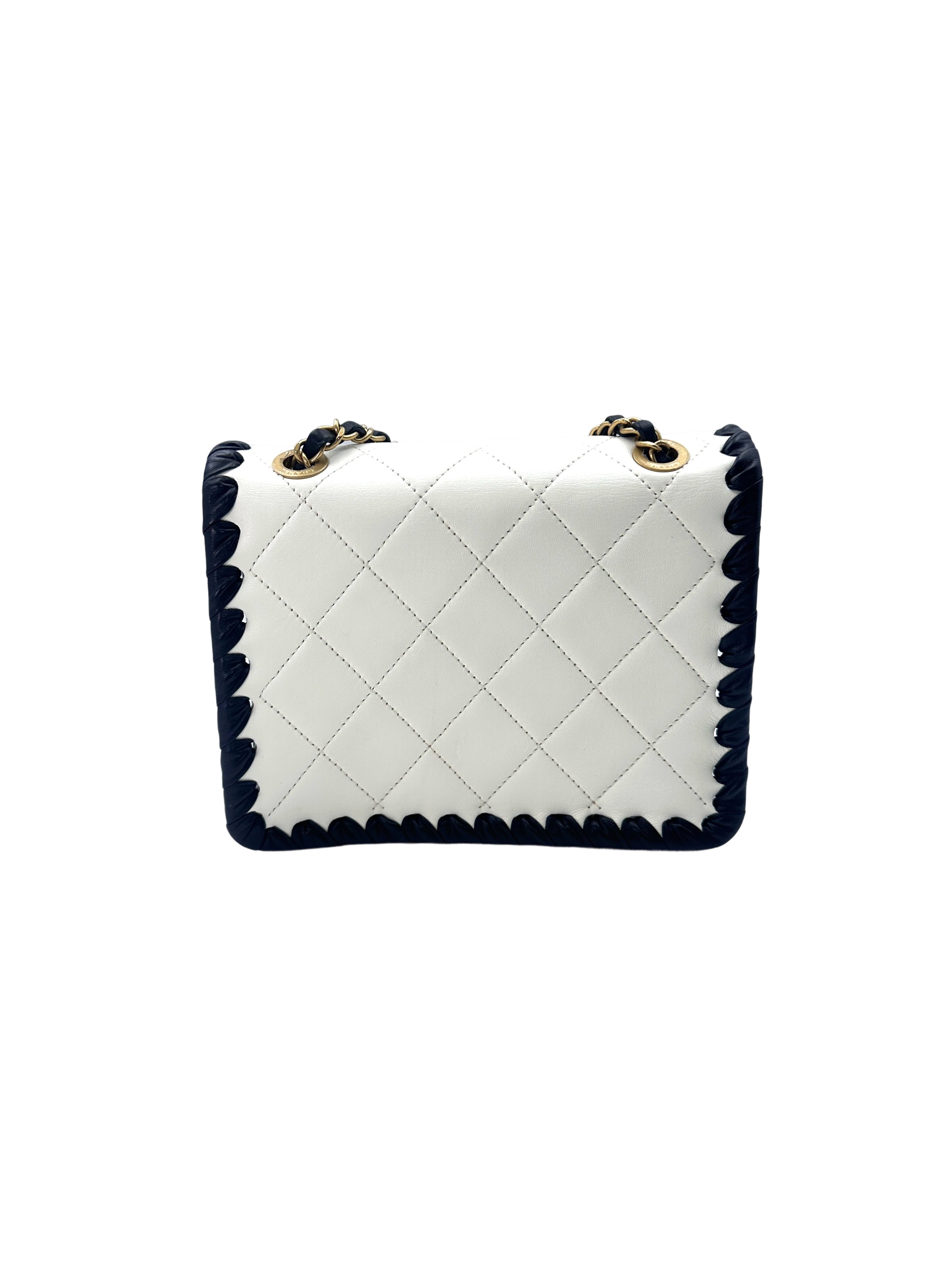 Chanel 22C White Quilted Leather Flap Bag With Black Braided(HA***8L) IRIS075