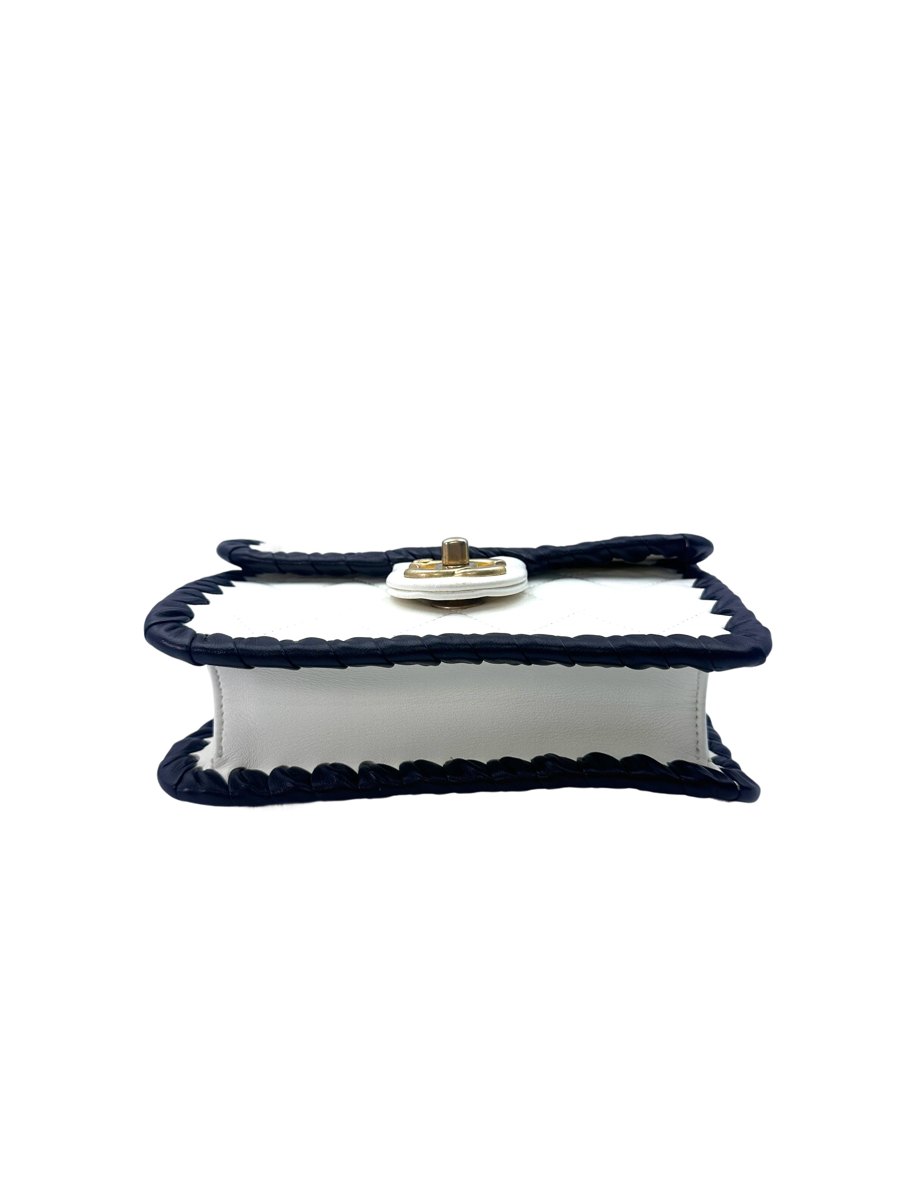 Chanel 22C White Quilted Leather Flap Bag With Black Braided(HA***8L) IRIS075