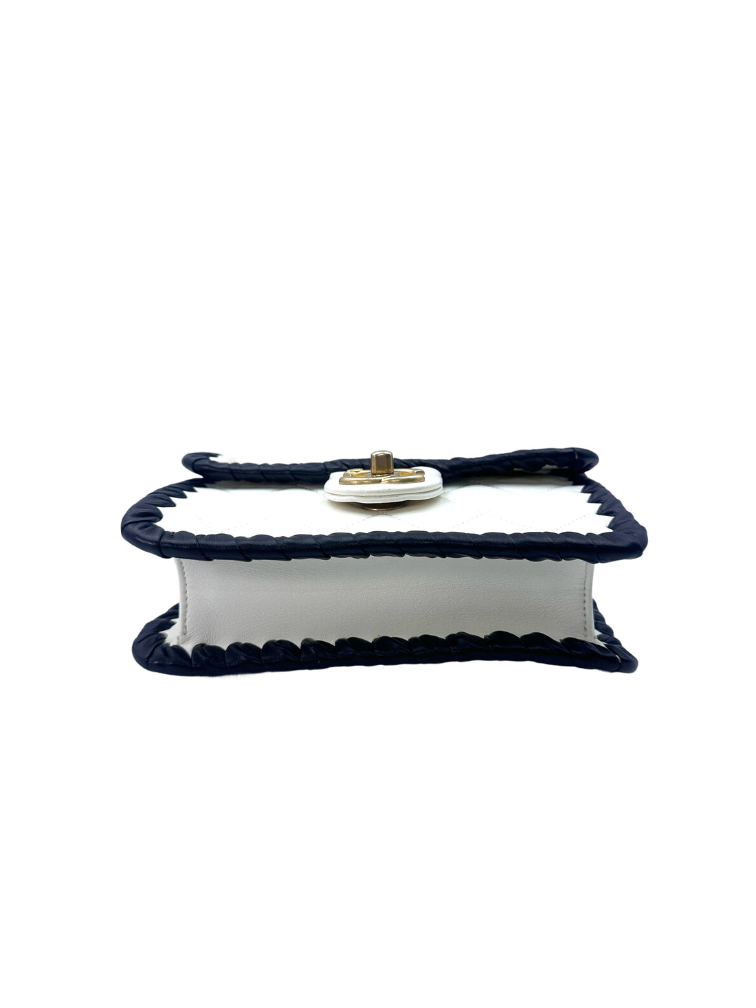 Chanel 22C White Quilted Leather Flap Bag With Black Braided(HA***8L) IRIS075