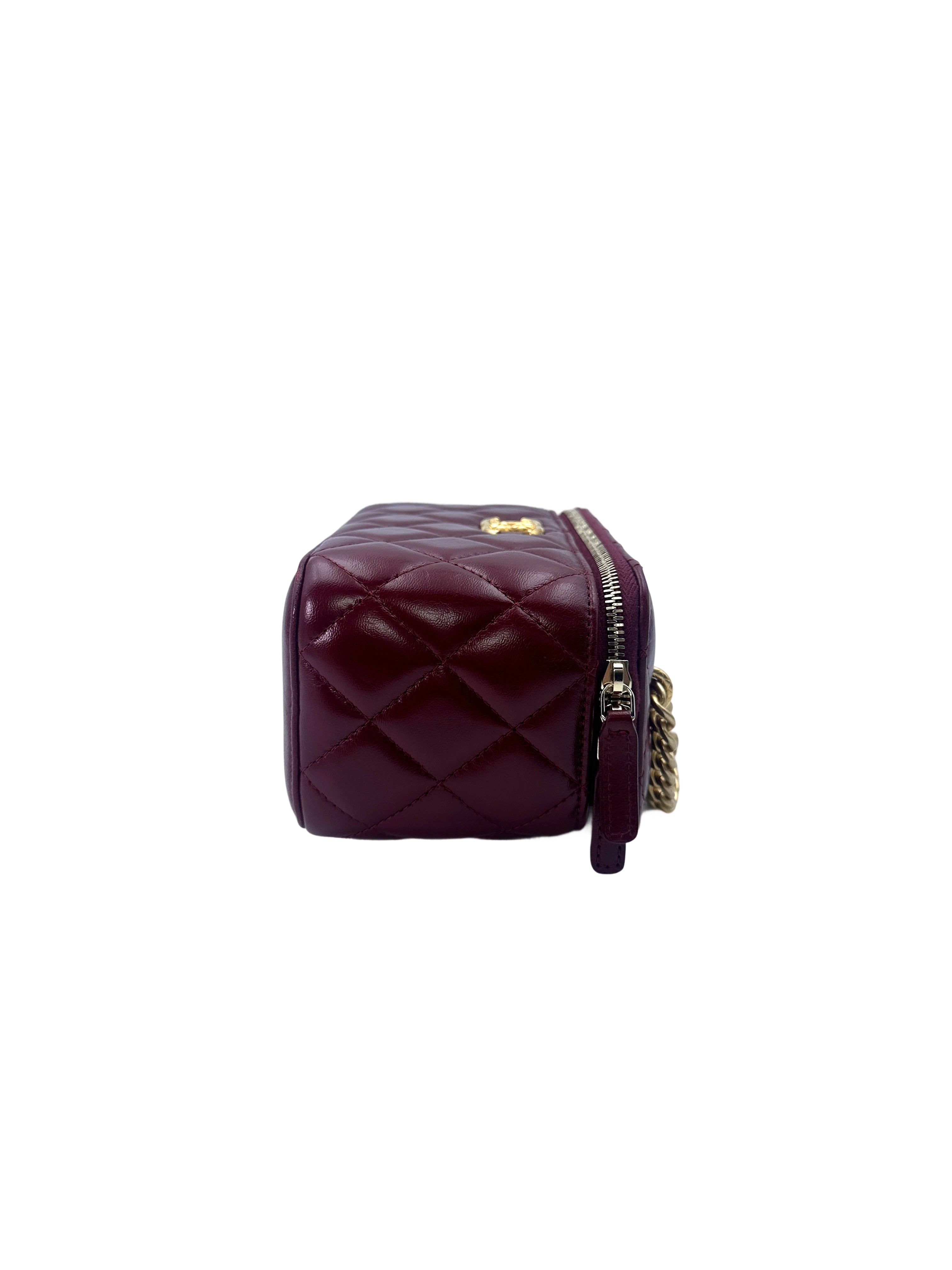 Chanel 23B Red Quilted Lambskin Vanity Case With Gold Hardware(GE***1C) CC1554