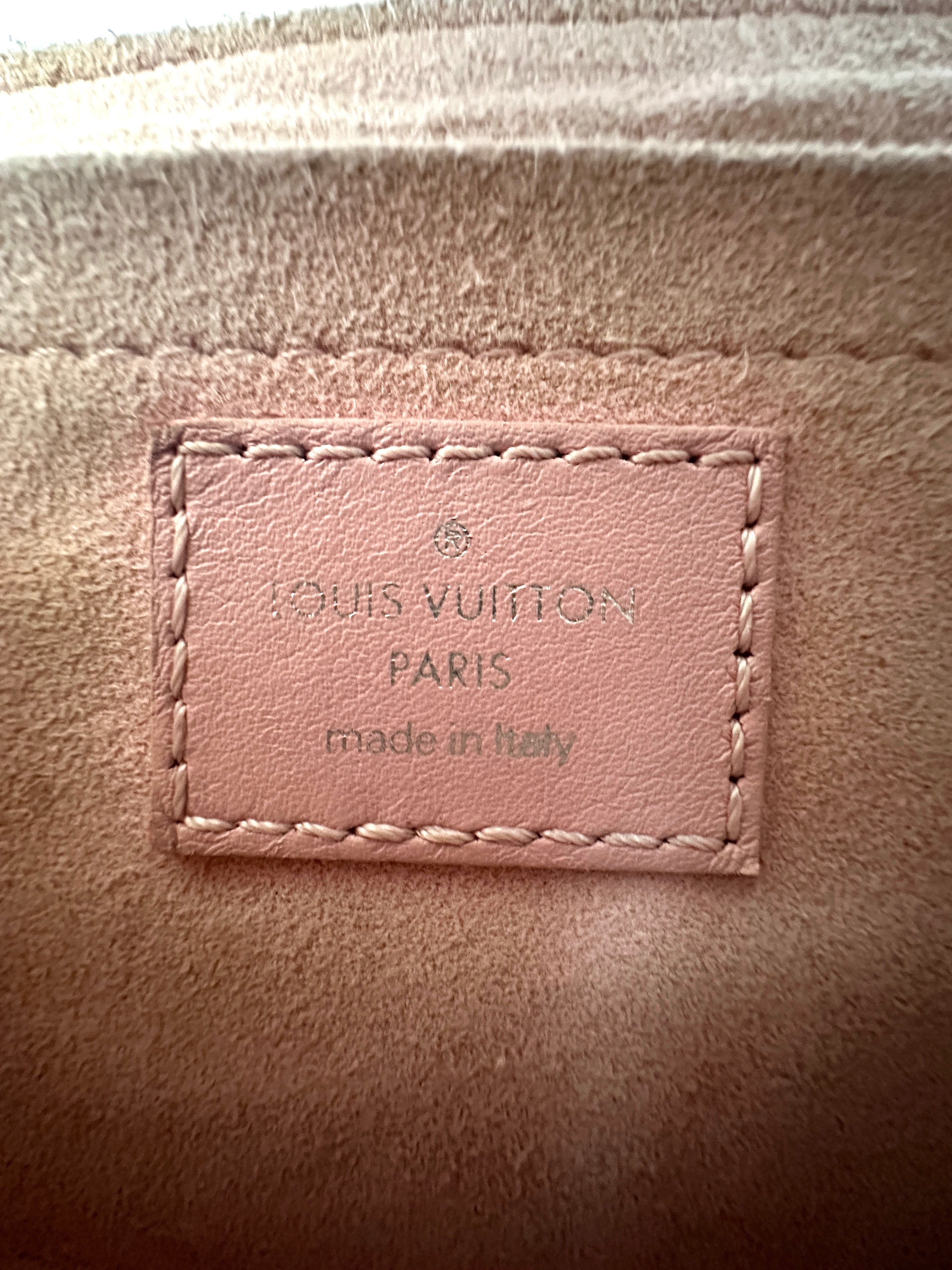 Louis Vuitton New Wave Pink Chevron Quilted Leather Shoulder Bag LV2161