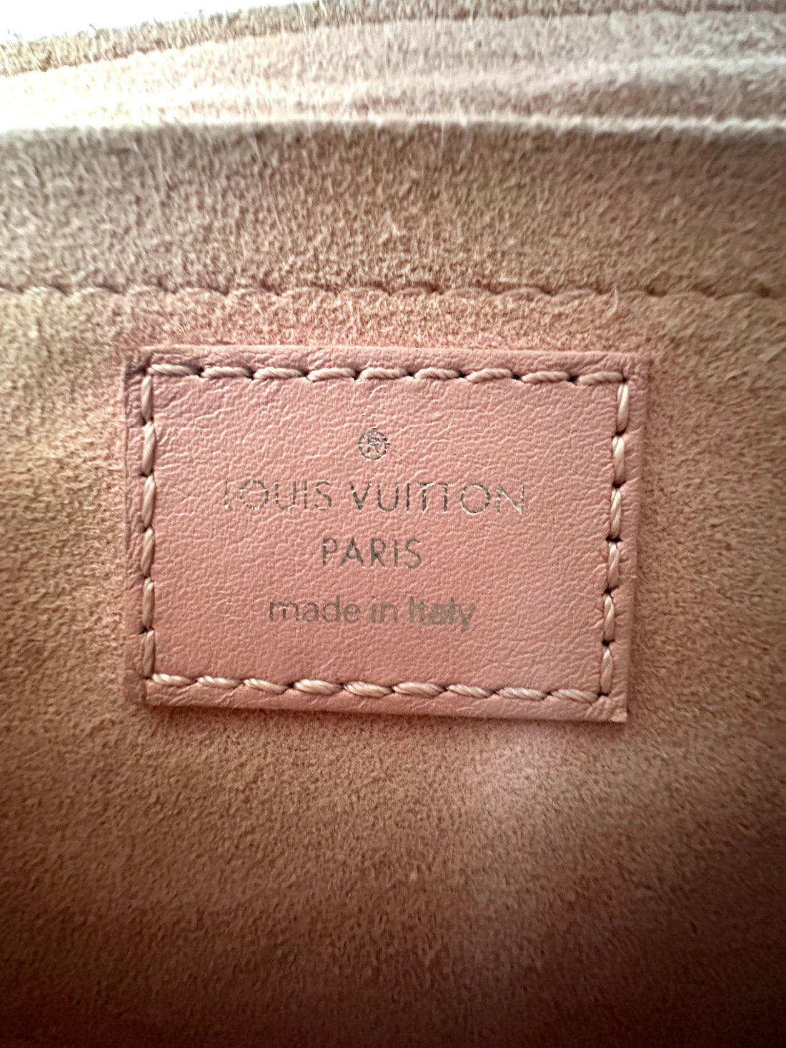 Louis Vuitton New Wave Pink Chevron Quilted Leather Shoulder Bag LV2161