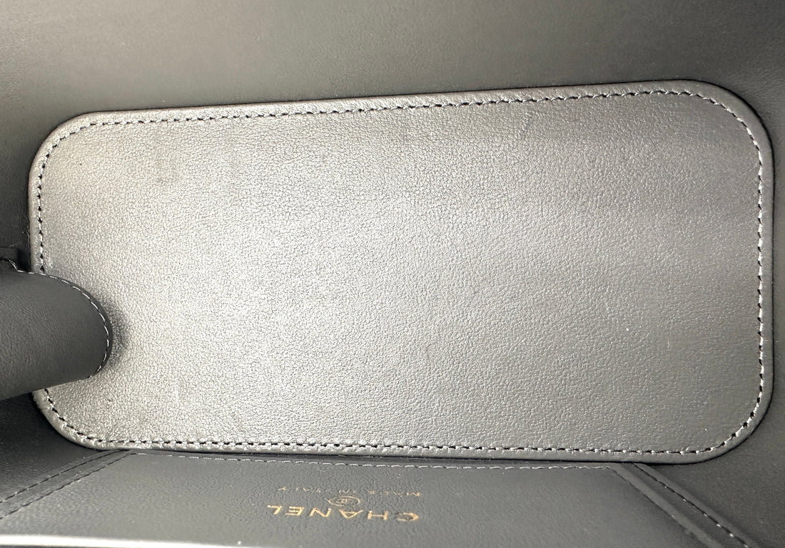 Chanel Grey Quilted Lambskin Top Handle Vanity Case(N5***T5) CC1559