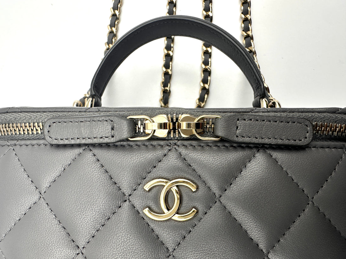 Chanel Grey Quilted Lambskin Top Handle Vanity Case(N5***T5) CC1559