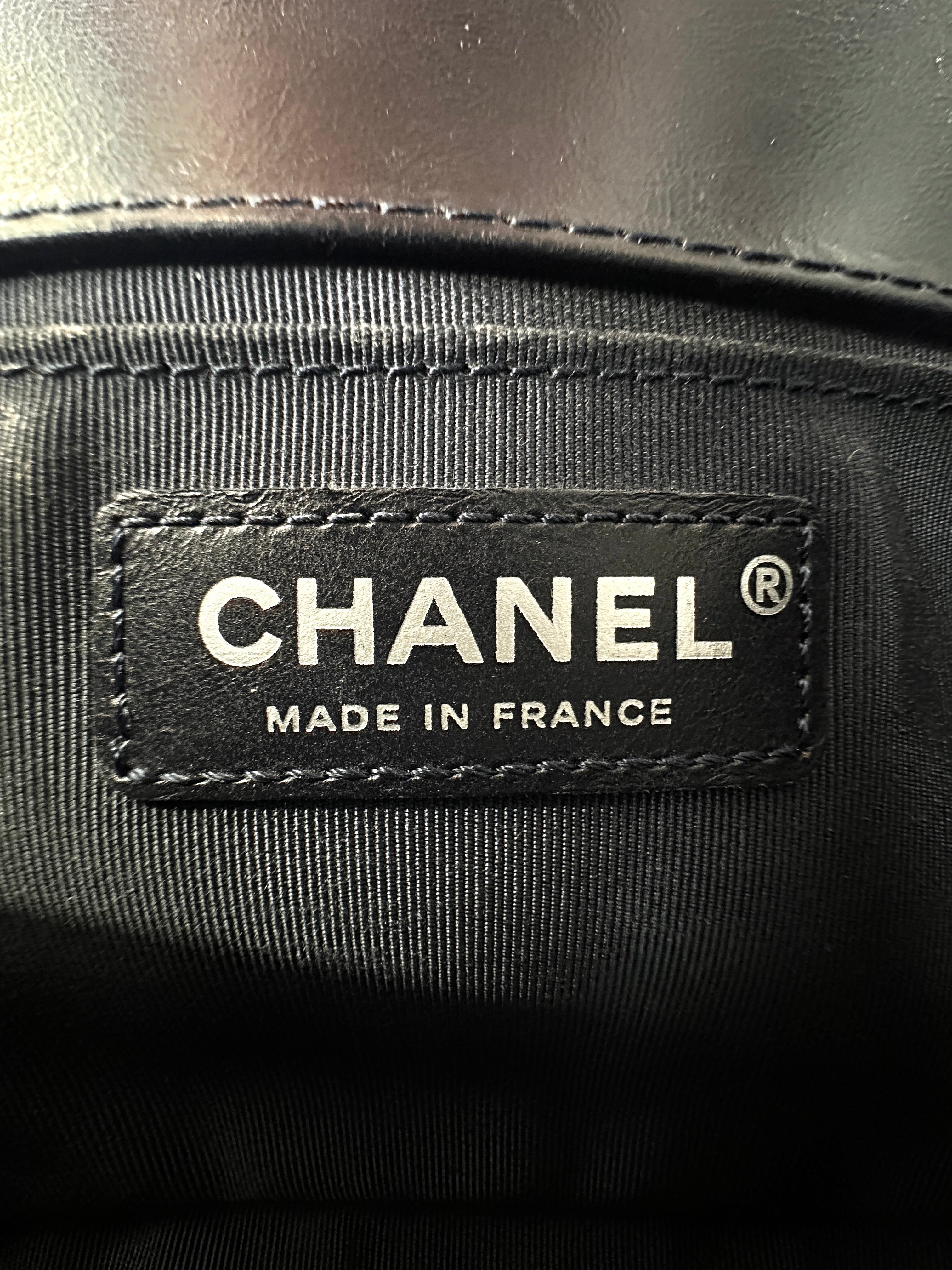 Chanel 15A LeBoy Navy Quilted Leather Top Handle Medium Size Flap Bag With Chain Trim(21***17) CC1558