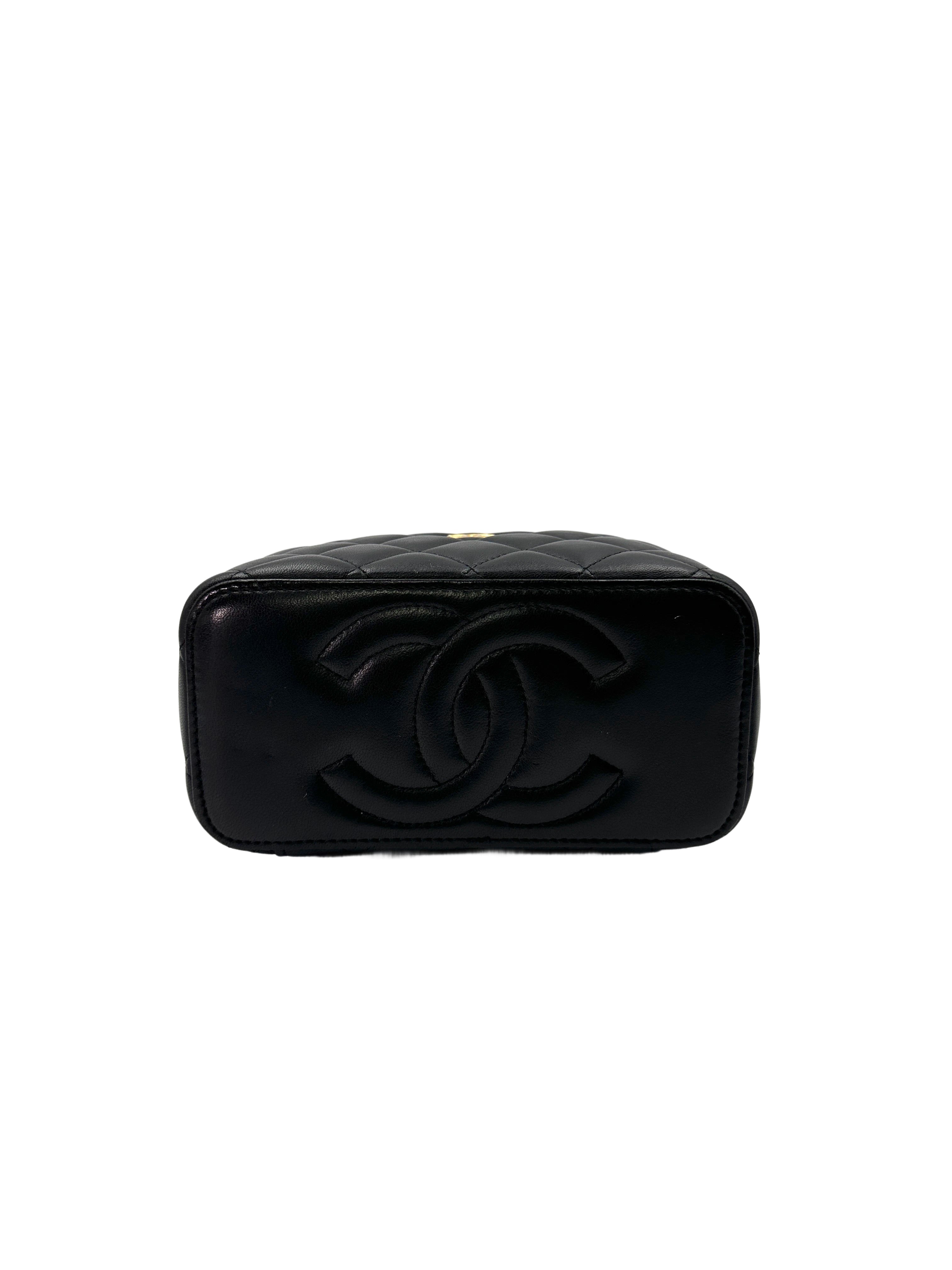 Chanel Black Quilted Leather Vanity Case With Gold Charms Chain(K8***N4) IRIS082