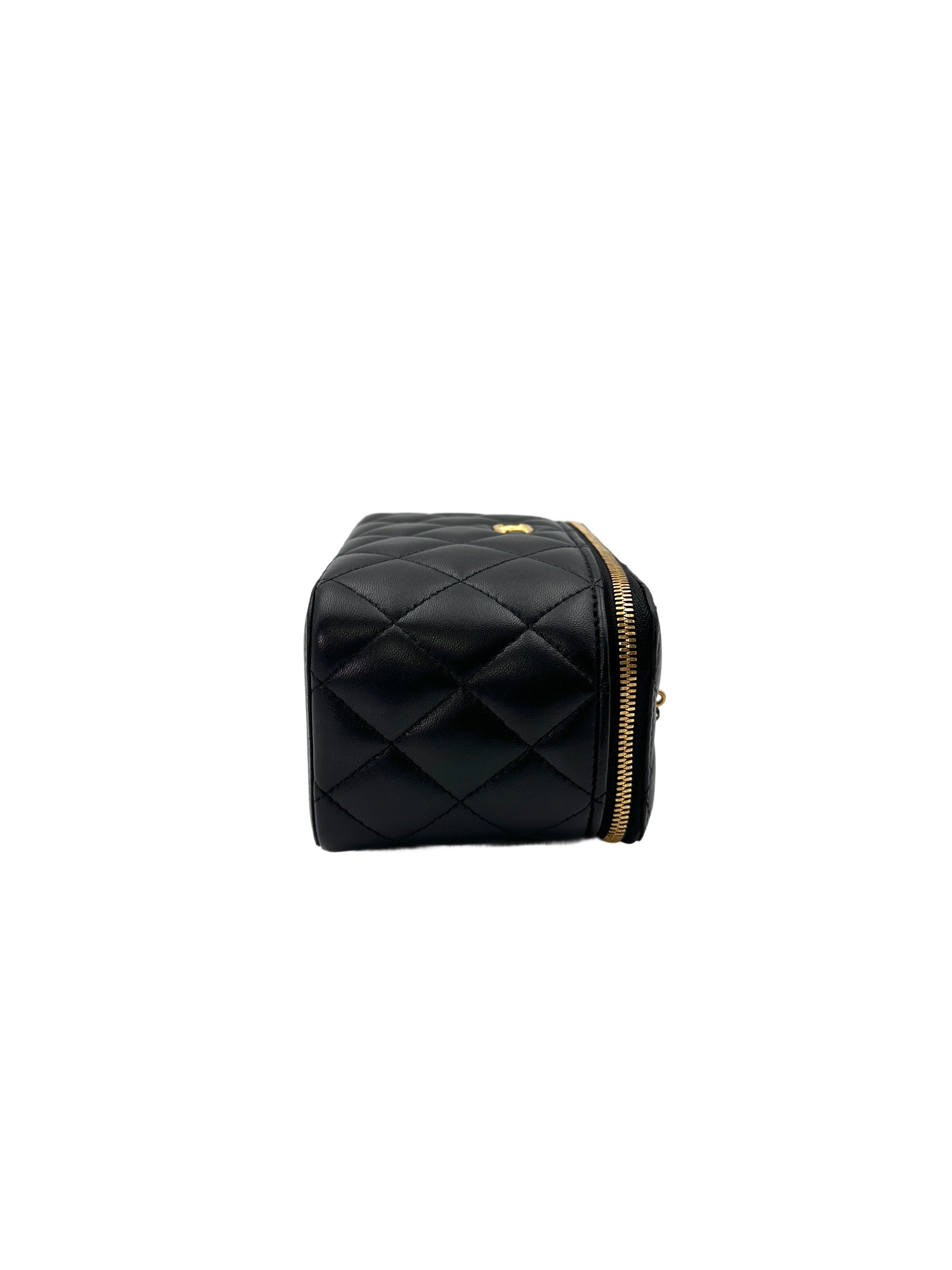 Chanel Black Quilted Leather Vanity Case With Gold Charms Chain(K8***N4) IRIS082