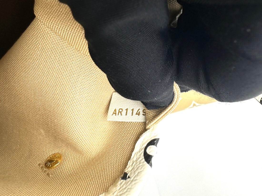 Louis Vuitton Summer 2019 Neverfull MM Green/White Giant Monogram Leather Handle Bag With Pouch LV2202