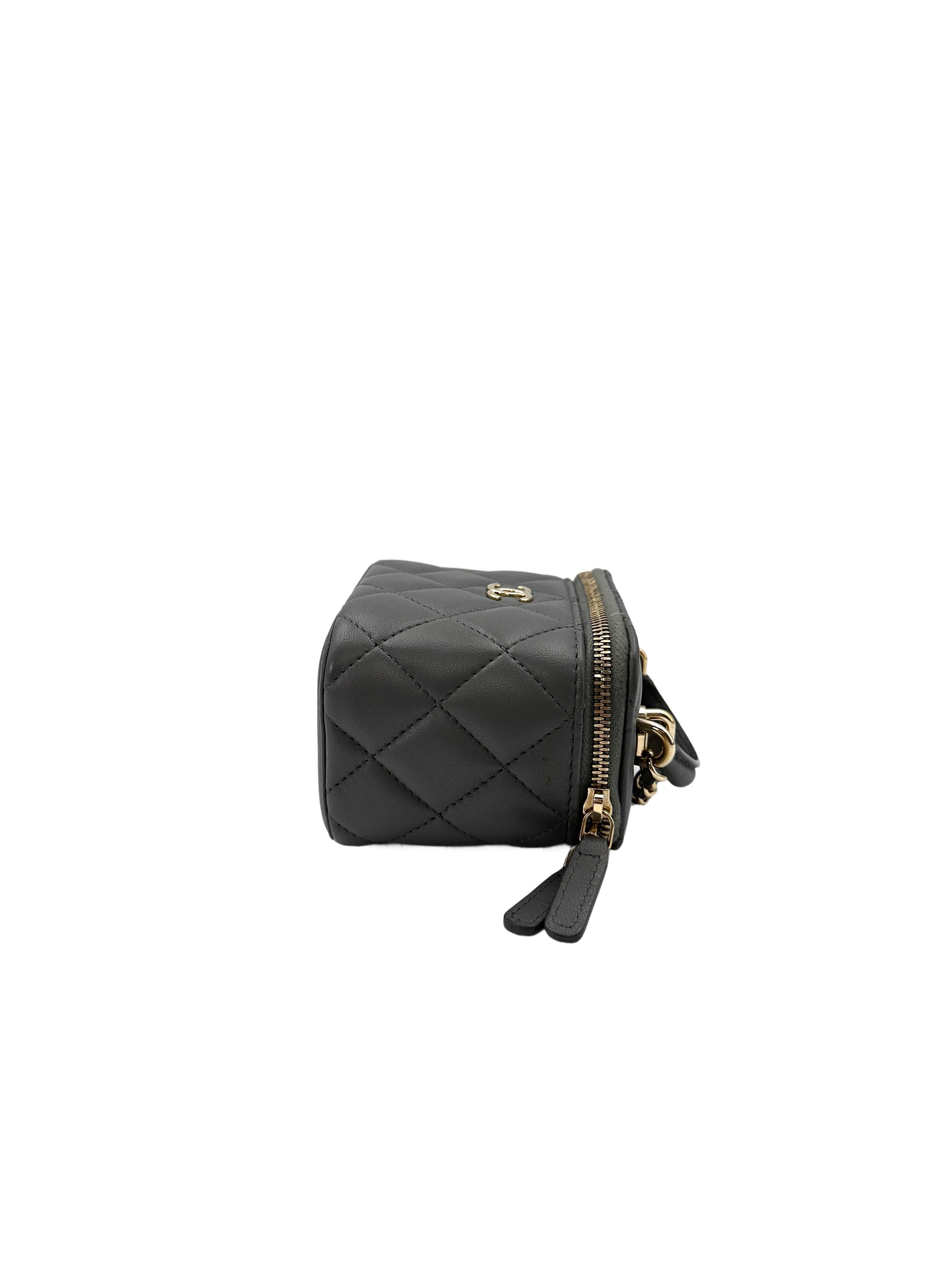 Chanel Grey Quilted Lambskin Top Handle Vanity Case(EG***42) CC1570