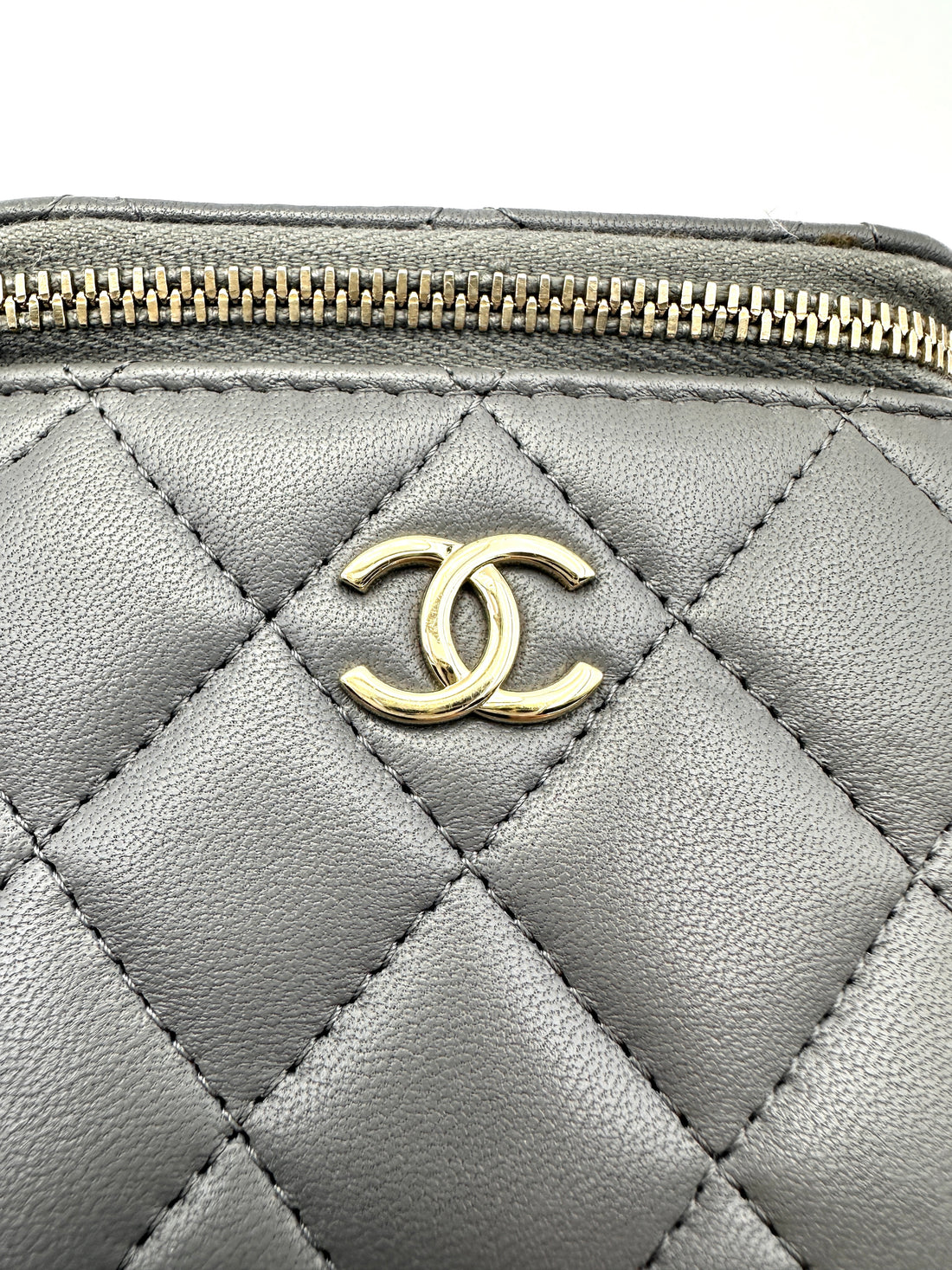 Chanel Grey Quilted Lambskin Top Handle Vanity Case(EG***42) CC1570